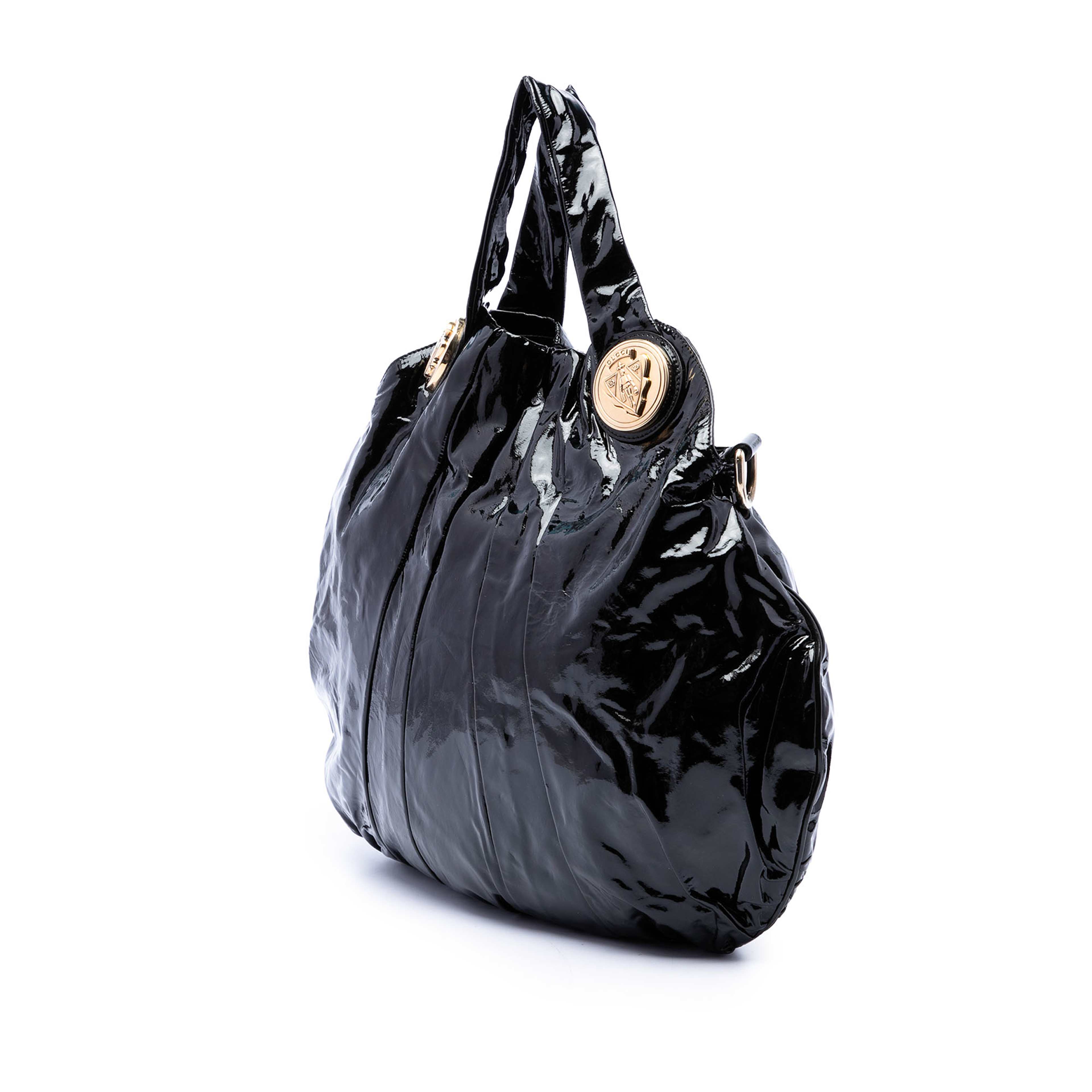 Gucci Large Patent Hysteria Satchel, från Luxclusif, i färgen svart. Klicka för att öppna bilden i stort format
