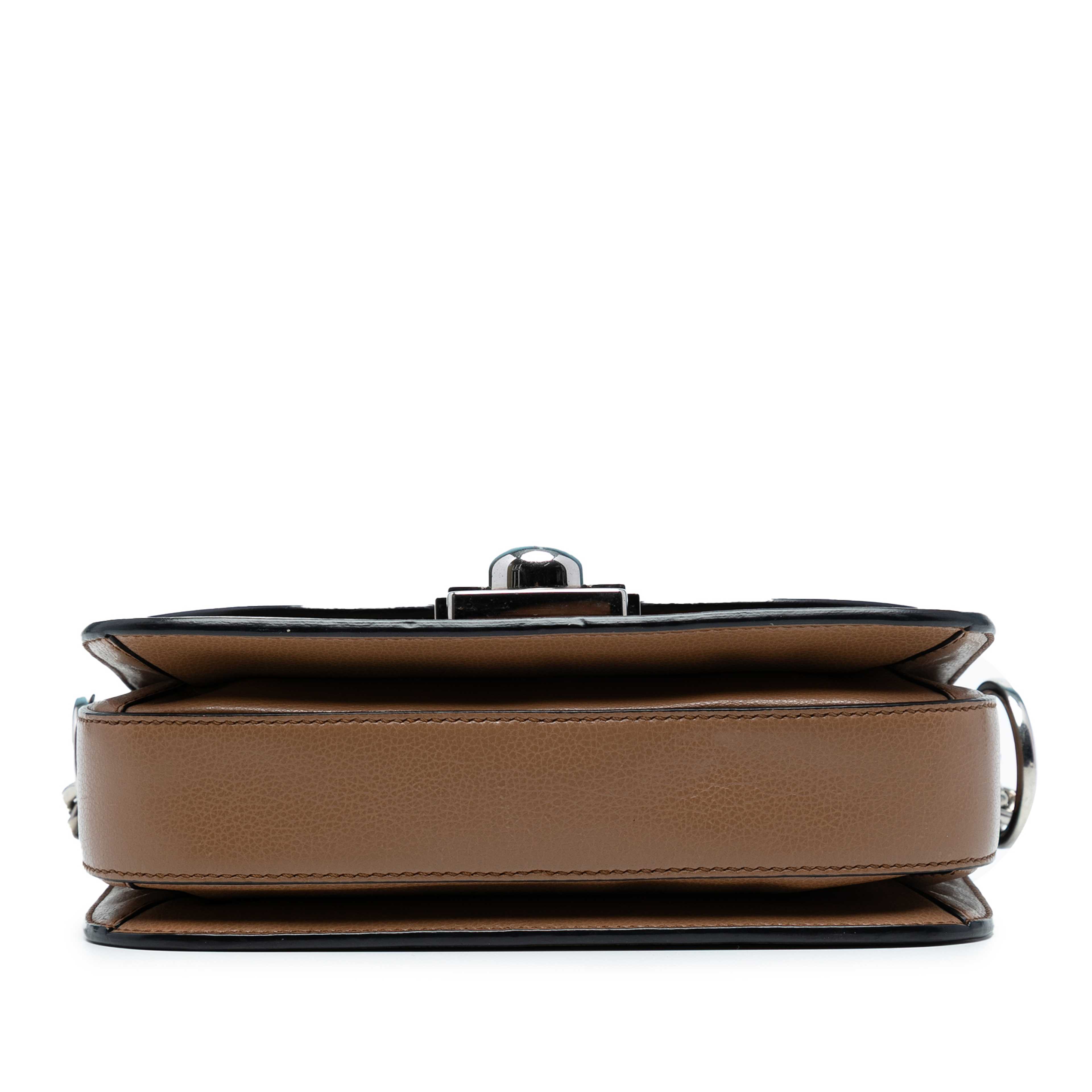 Prada Glace Calf Arcade Crossbody, från Luxclusif, i färgen brown. Klicka för att öppna bilden i stort format