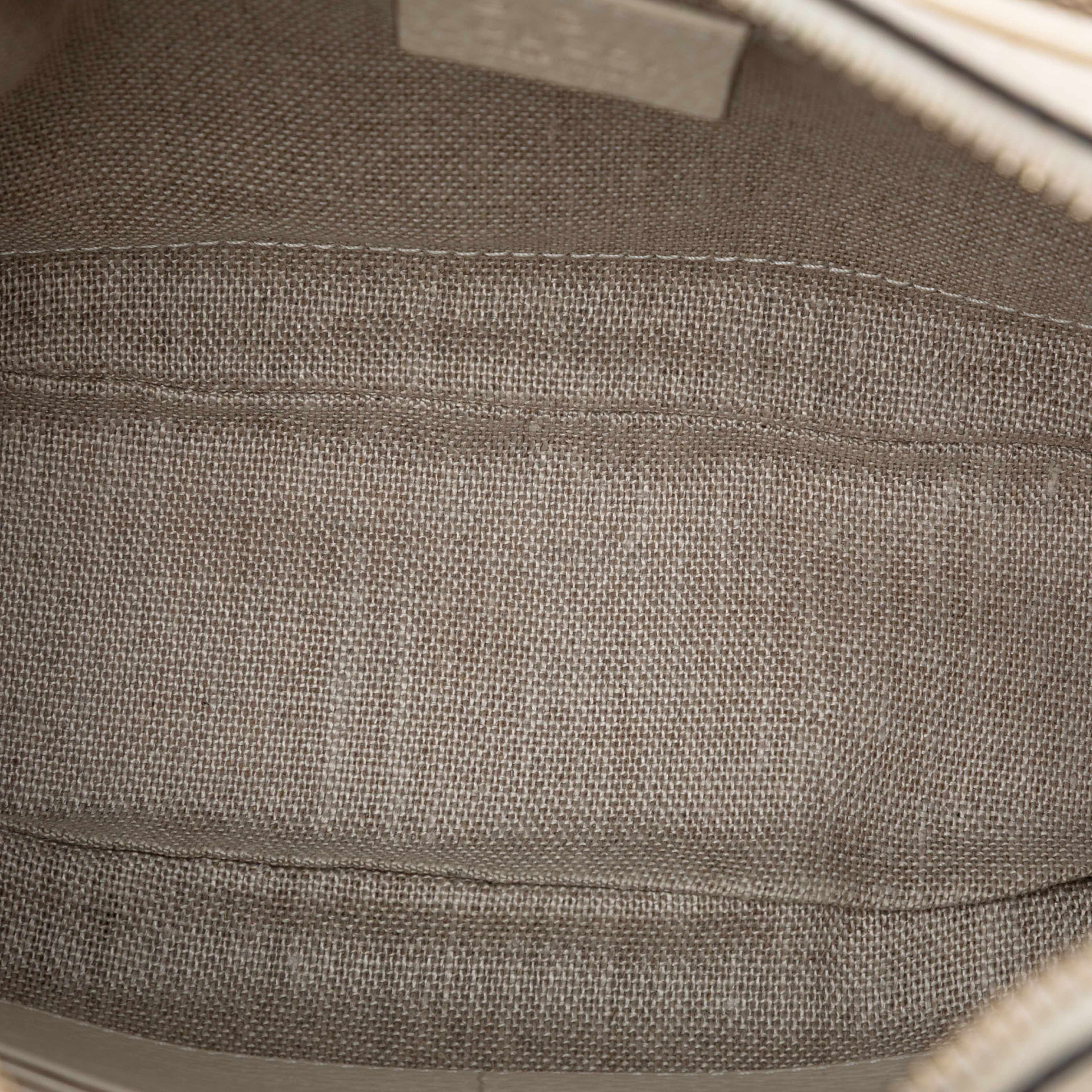 Gucci Gg Canvas Bree Crossbody, från Luxclusif, i färgen beige. Klicka för att öppna bilden i stort format