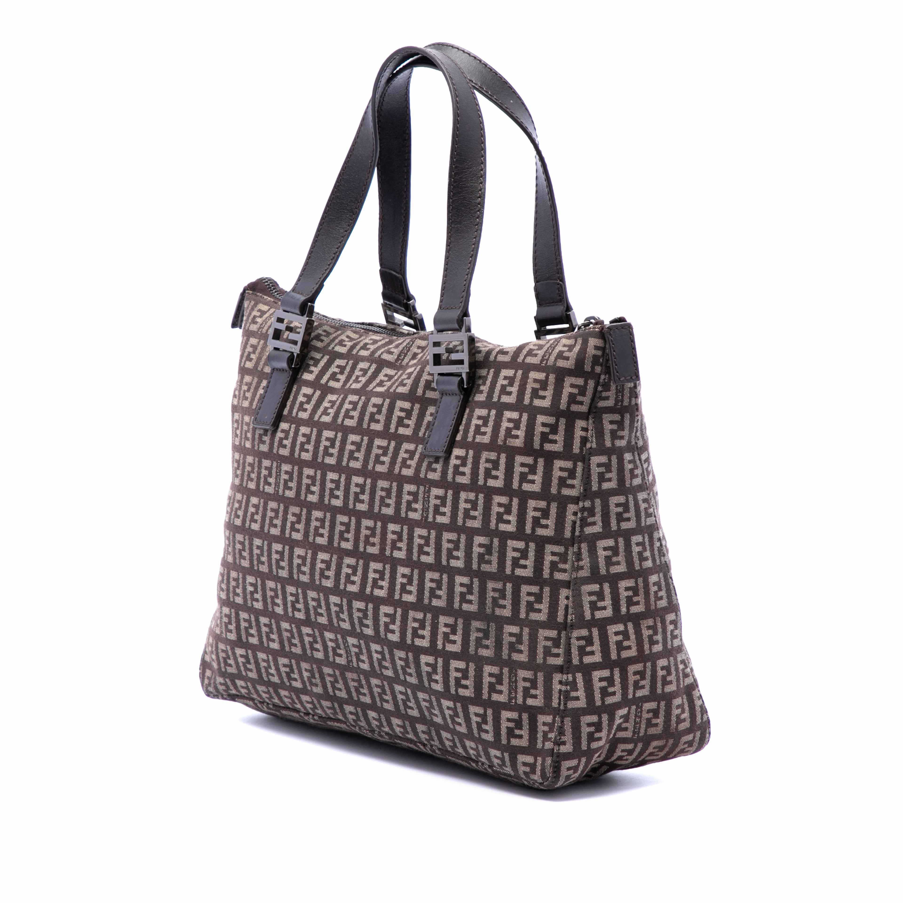 Fendi Zucchino Canvas Tote, från Luxclusif, i färgen dark brown. Klicka för att öppna bilden i stort format