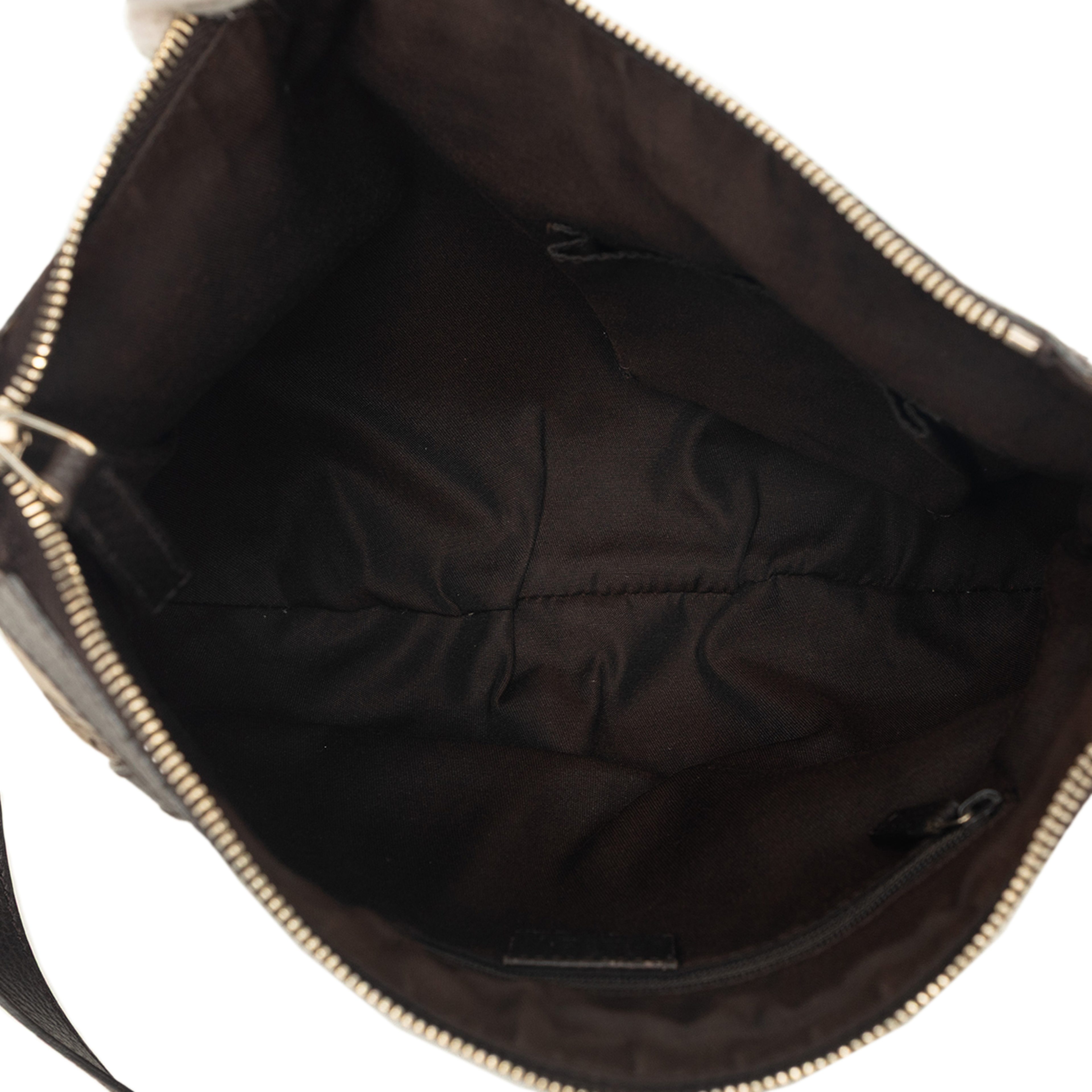 Gucci Gg Crystal Abbey D Ring Crossbody, från Luxclusif, i färgen beige. Klicka för att öppna bilden i stort format