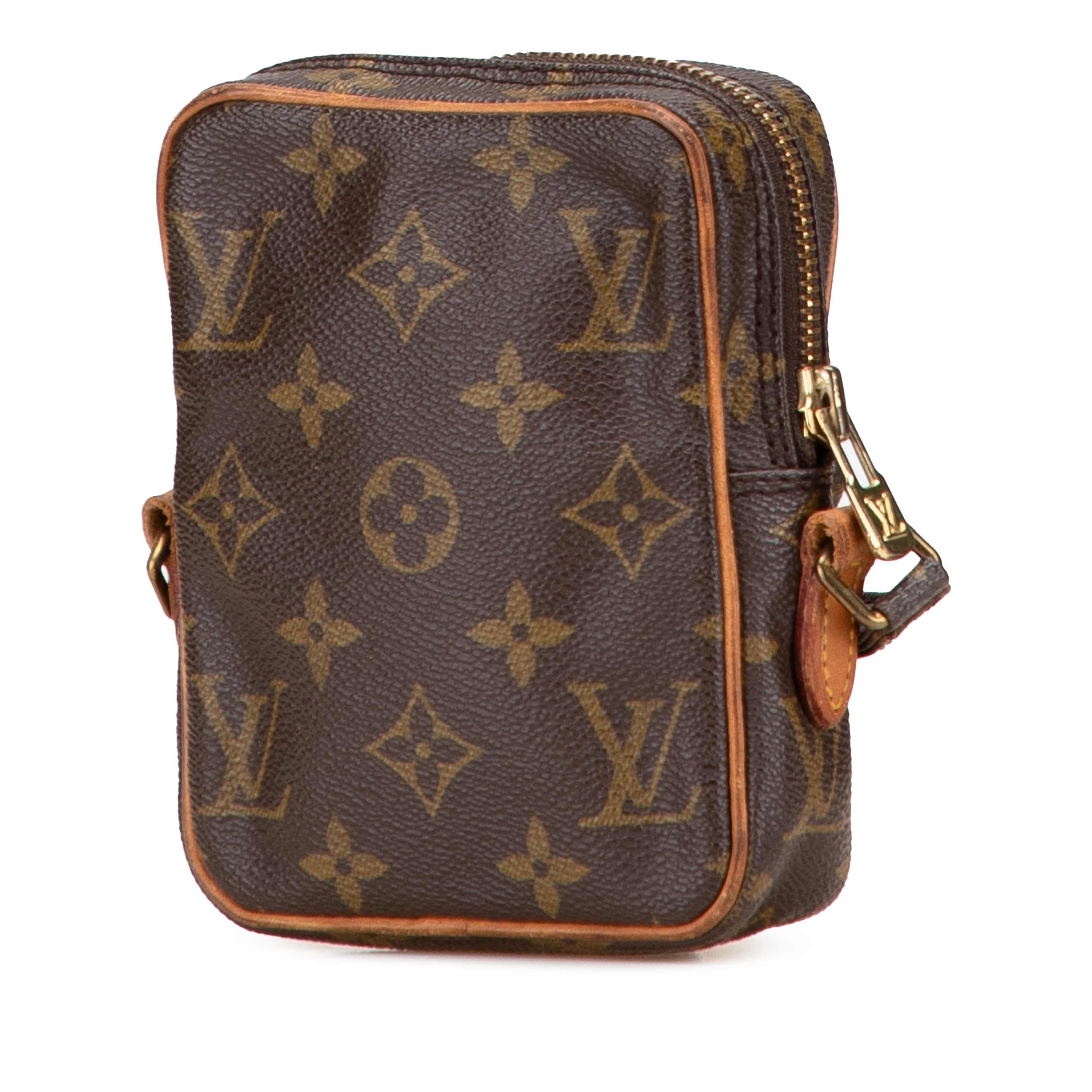Louis Vuitton Monogram Mini Danube, från Luxclusif, i färgen brown. Klicka för att öppna bilden i stort format