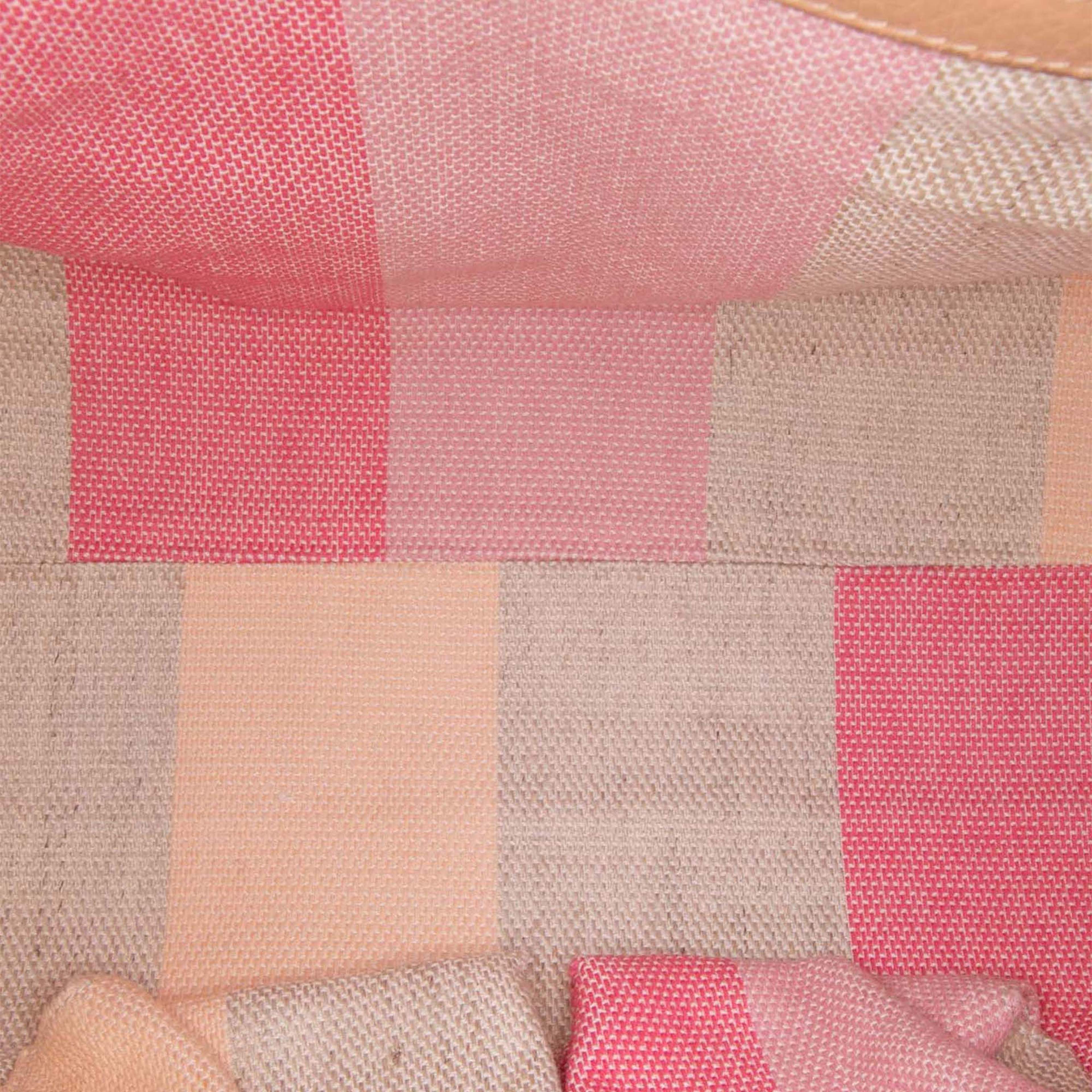 Gucci Medium Leather Bamboo Daily Satchel, från Luxclusif, i färgen beige. Klicka för att öppna bilden i stort format