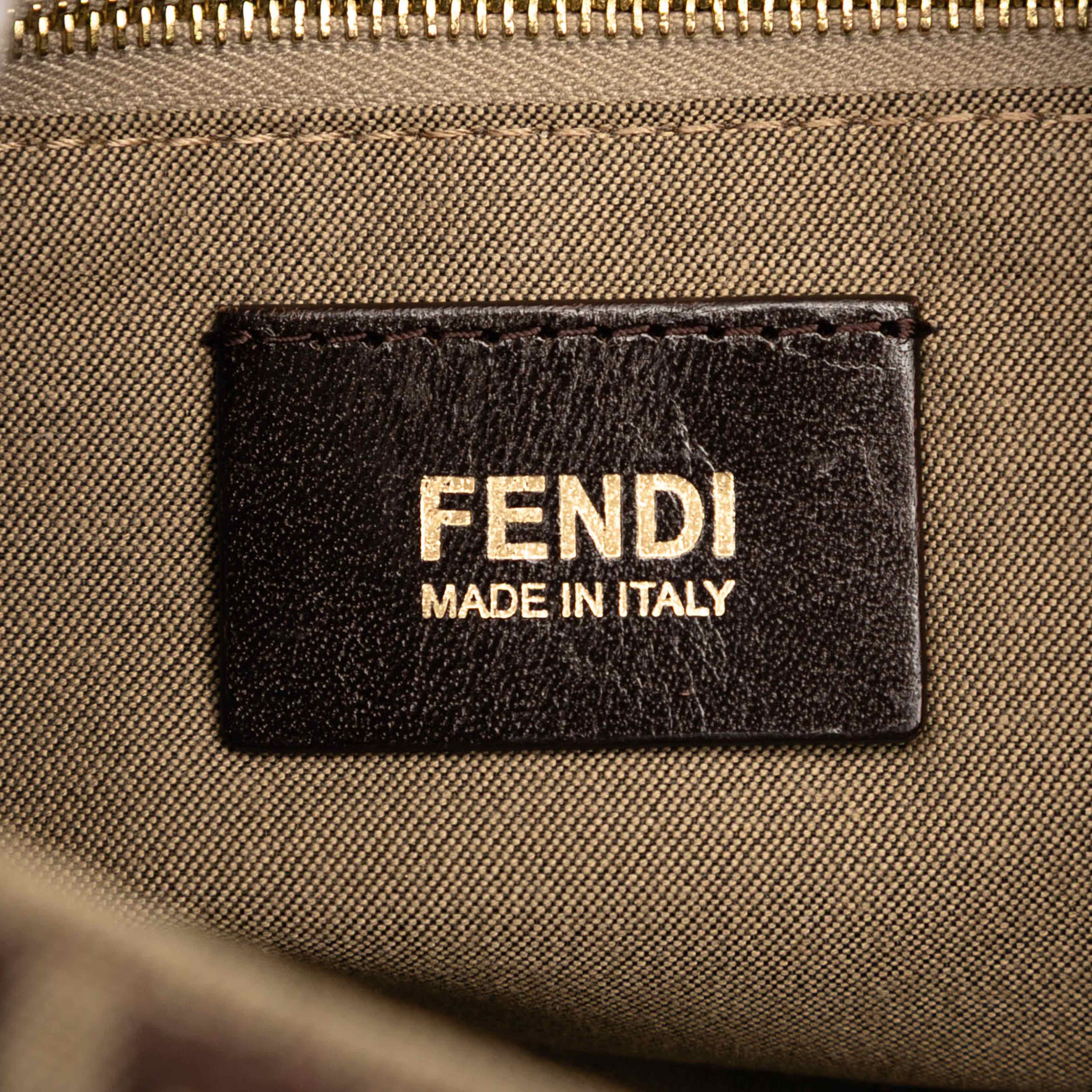 Fendi Zucchino Canvas Mamma Forever, från Luxclusif, i färgen beige. Klicka för att öppna bilden i stort format
