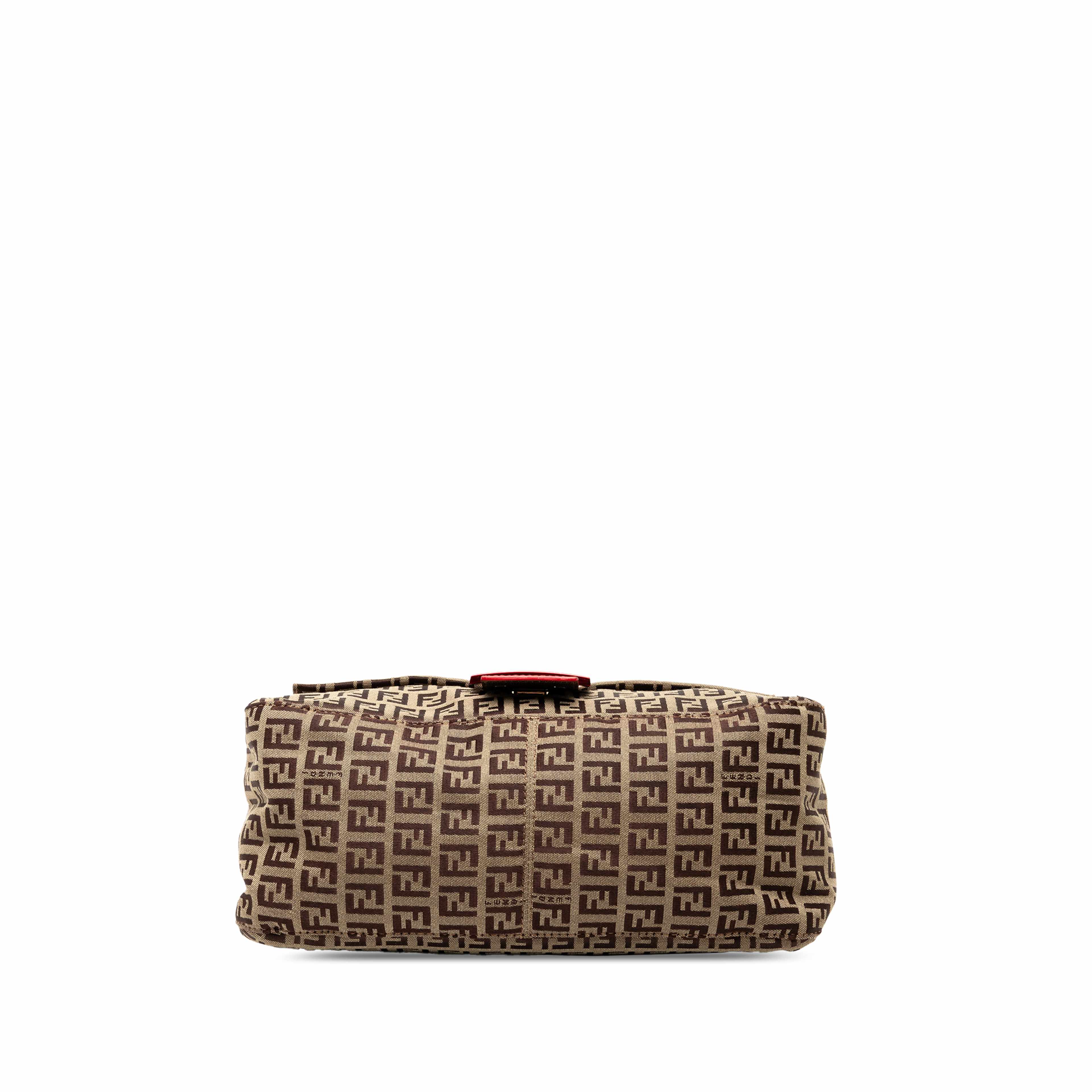 Fendi Zucchino Canvas Mamma Forever, från Luxclusif, i färgen beige. Klicka för att öppna bilden i stort format