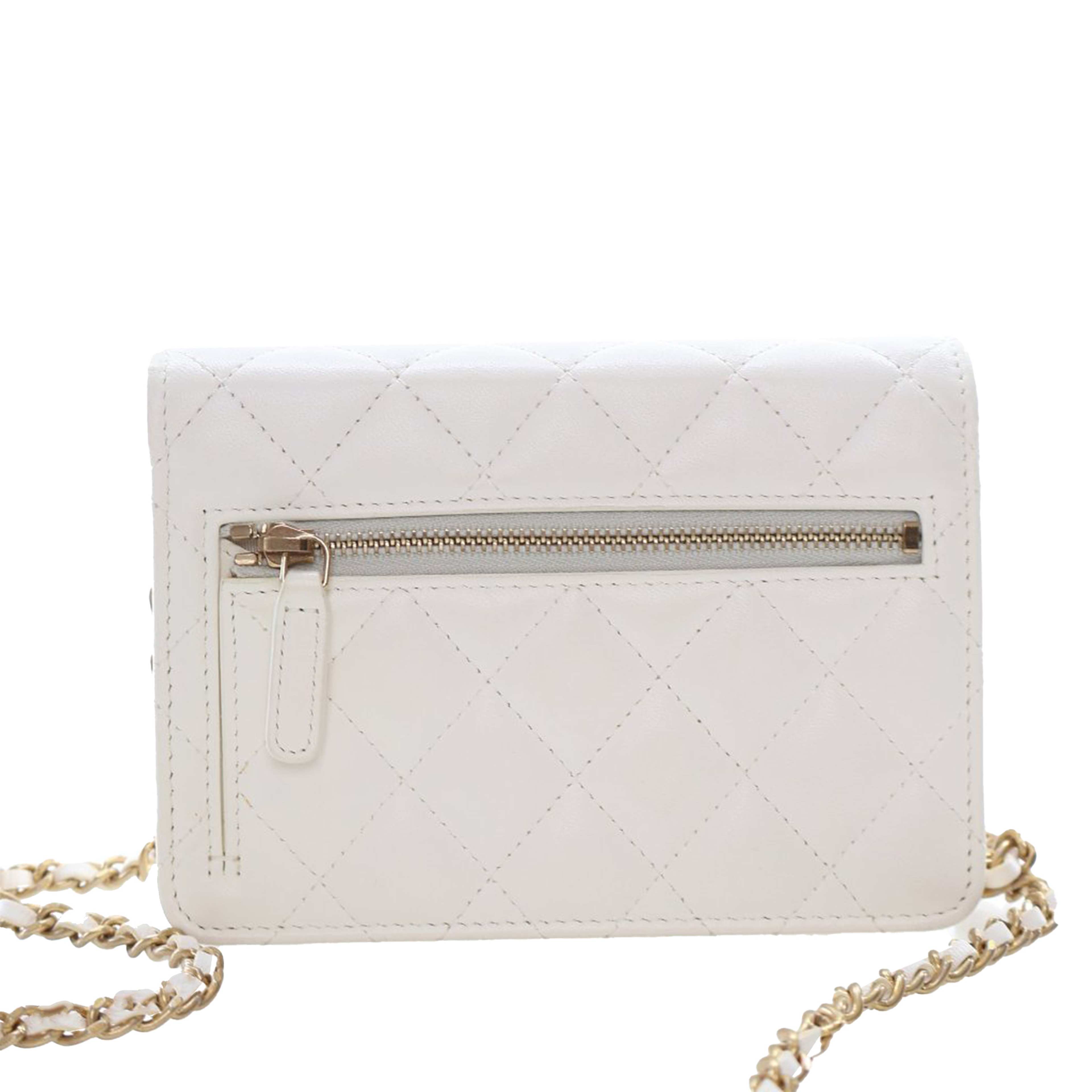Chanel Lambskin Romance Wallet On Chain, från Luxclusif, i färgen white. Klicka för att öppna bilden i stort format