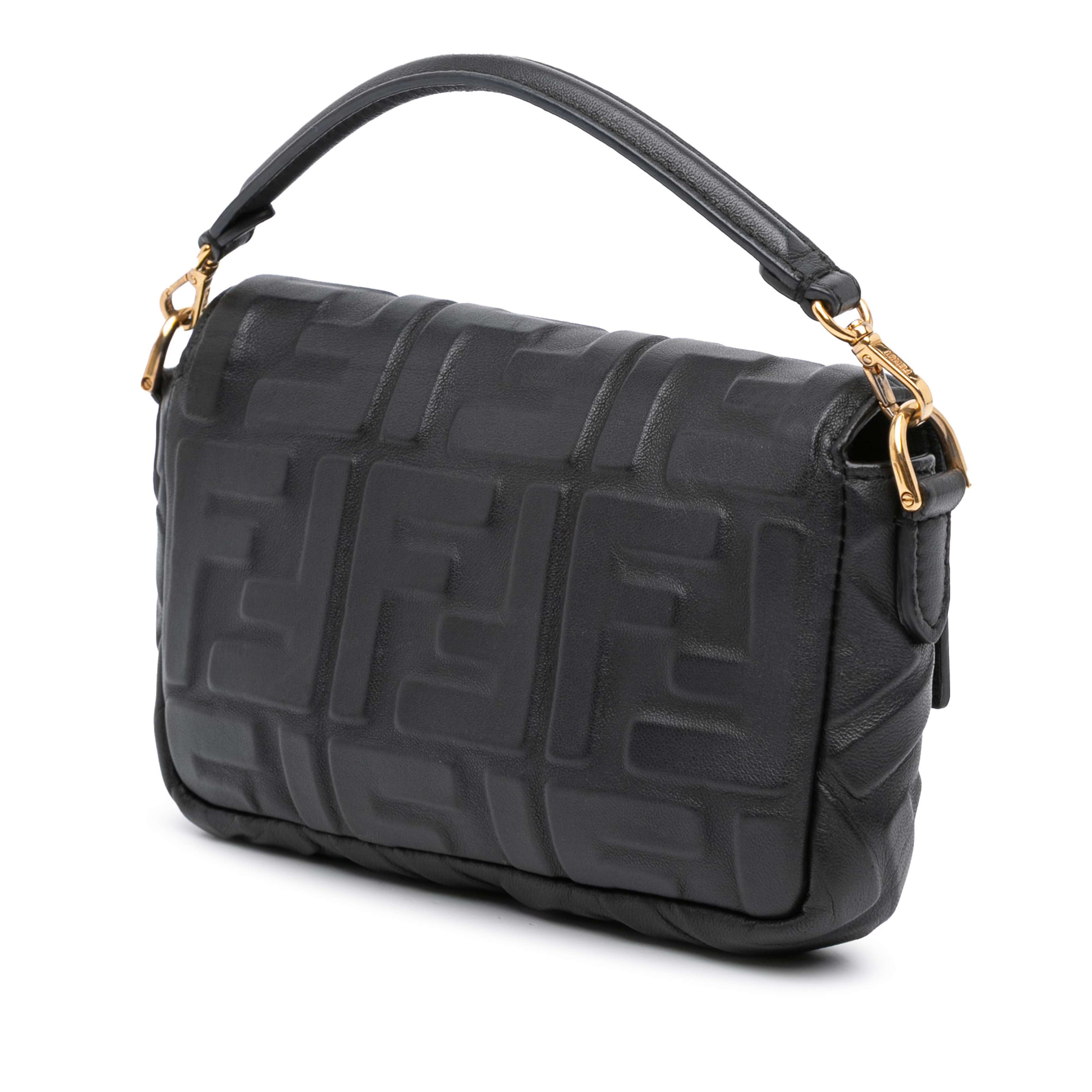 Fendi Mini Zucca Embossed Leather Baguette Satchel, från Luxclusif, i färgen black. Klicka för att öppna bilden i stort format