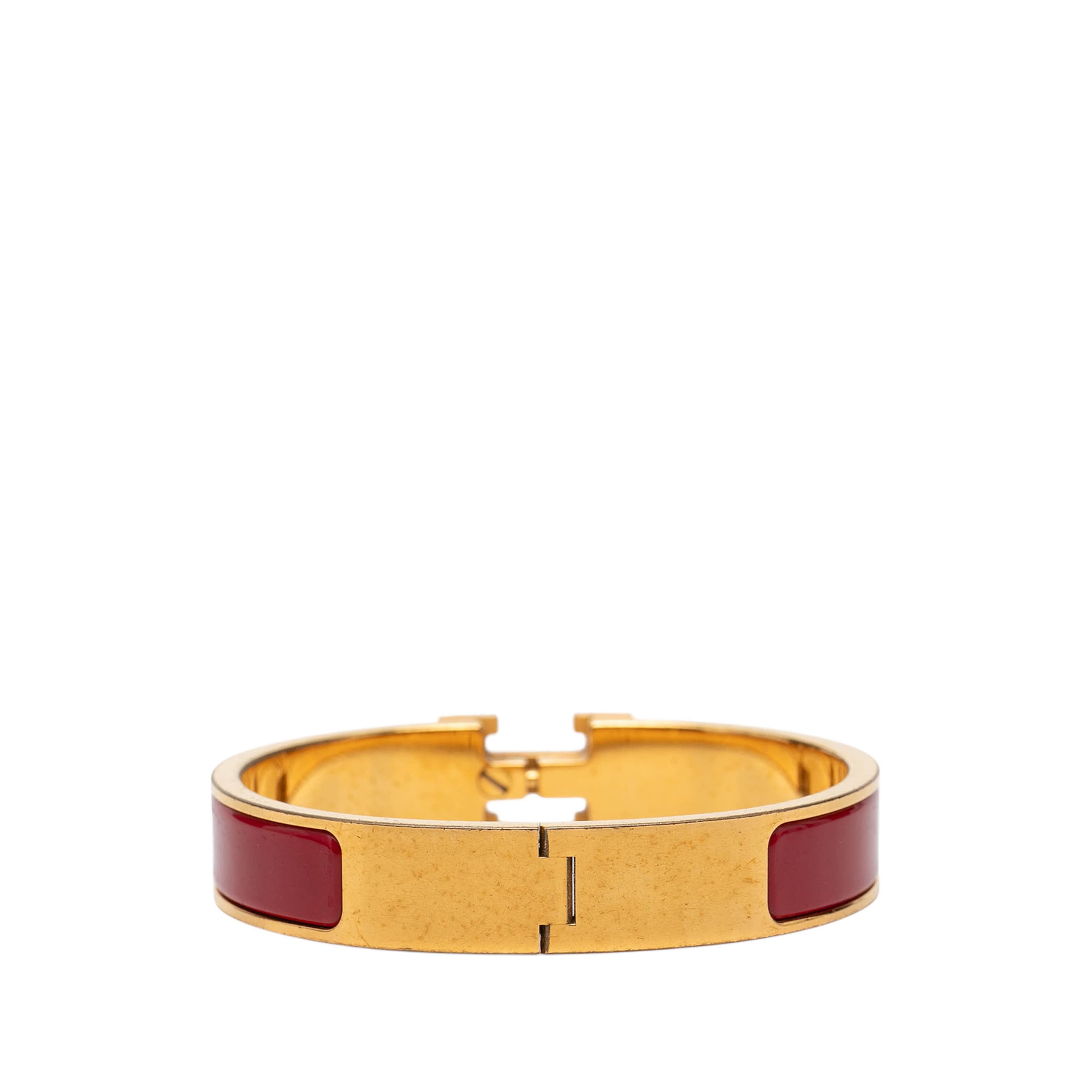 Hermès Narrow Enamel Clic H Bracelet Pm, från Luxclusif, i färgen guld. Klicka för att öppna bilden i stort format