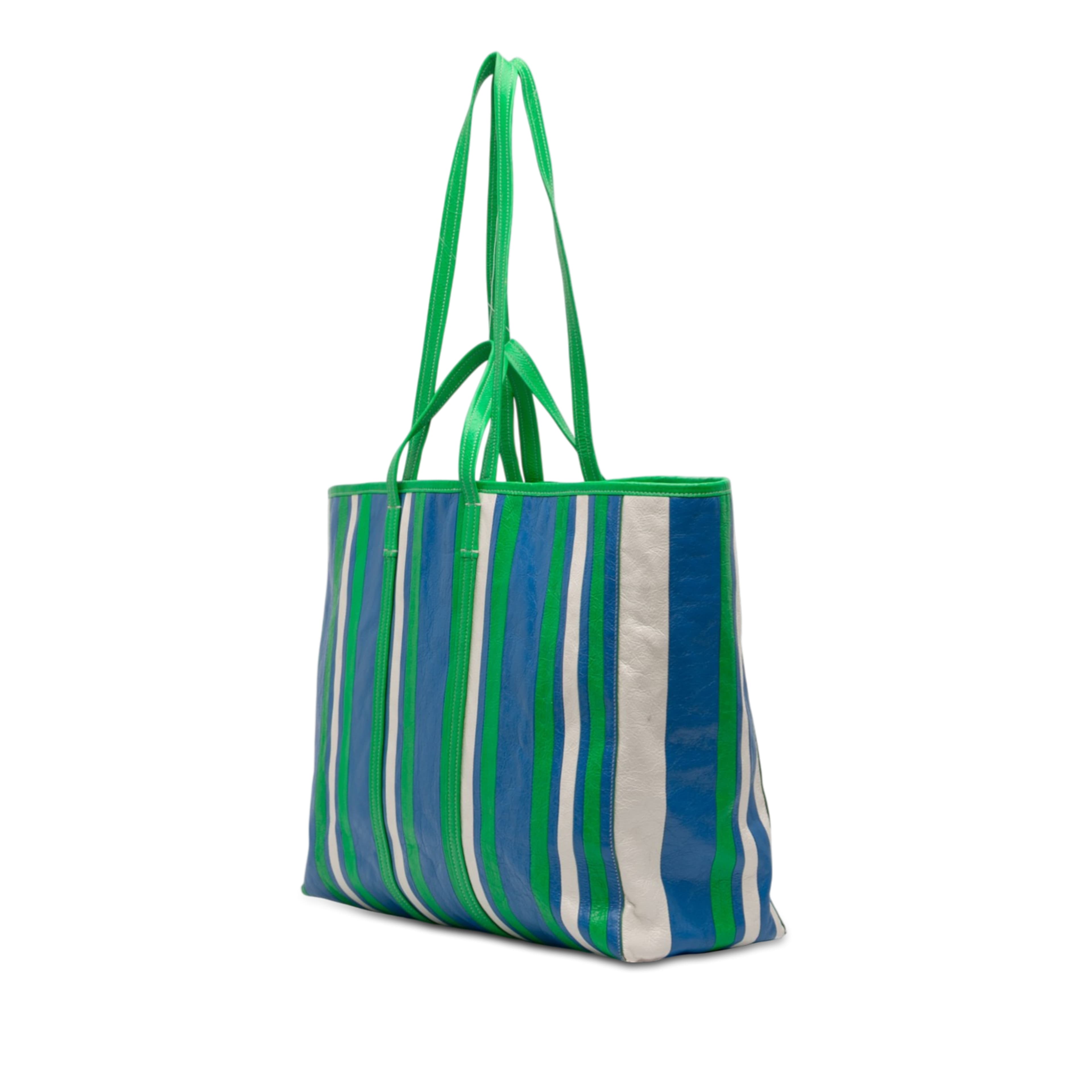 Balenciaga Lambskin Chatelet Carry All Tote Xl, från Luxclusif, i färgen green. Klicka för att öppna bilden i stort format