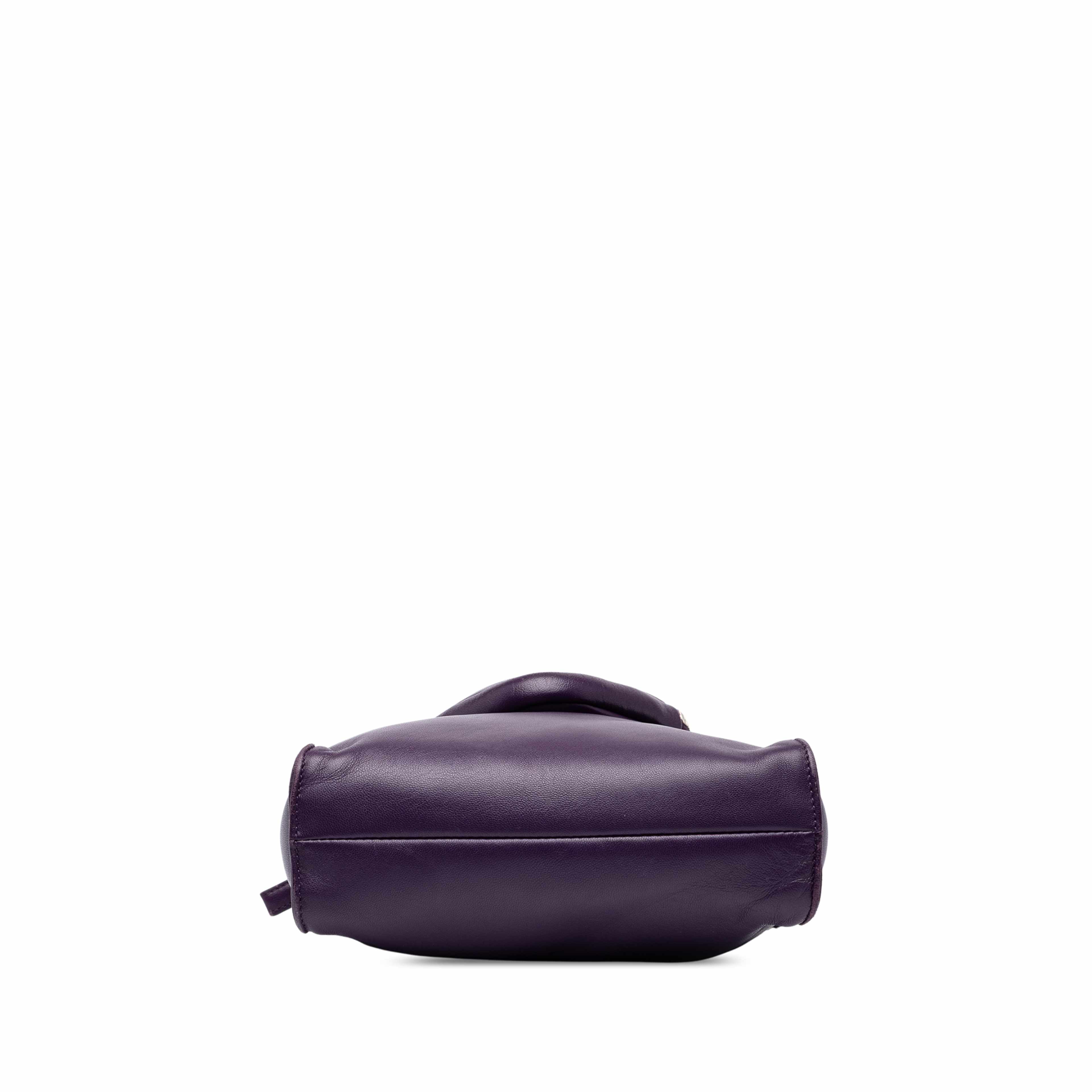 Prada Nappa Front Pocket Satchel, från Luxclusif, i färgen purpur. Klicka för att öppna bilden i stort format