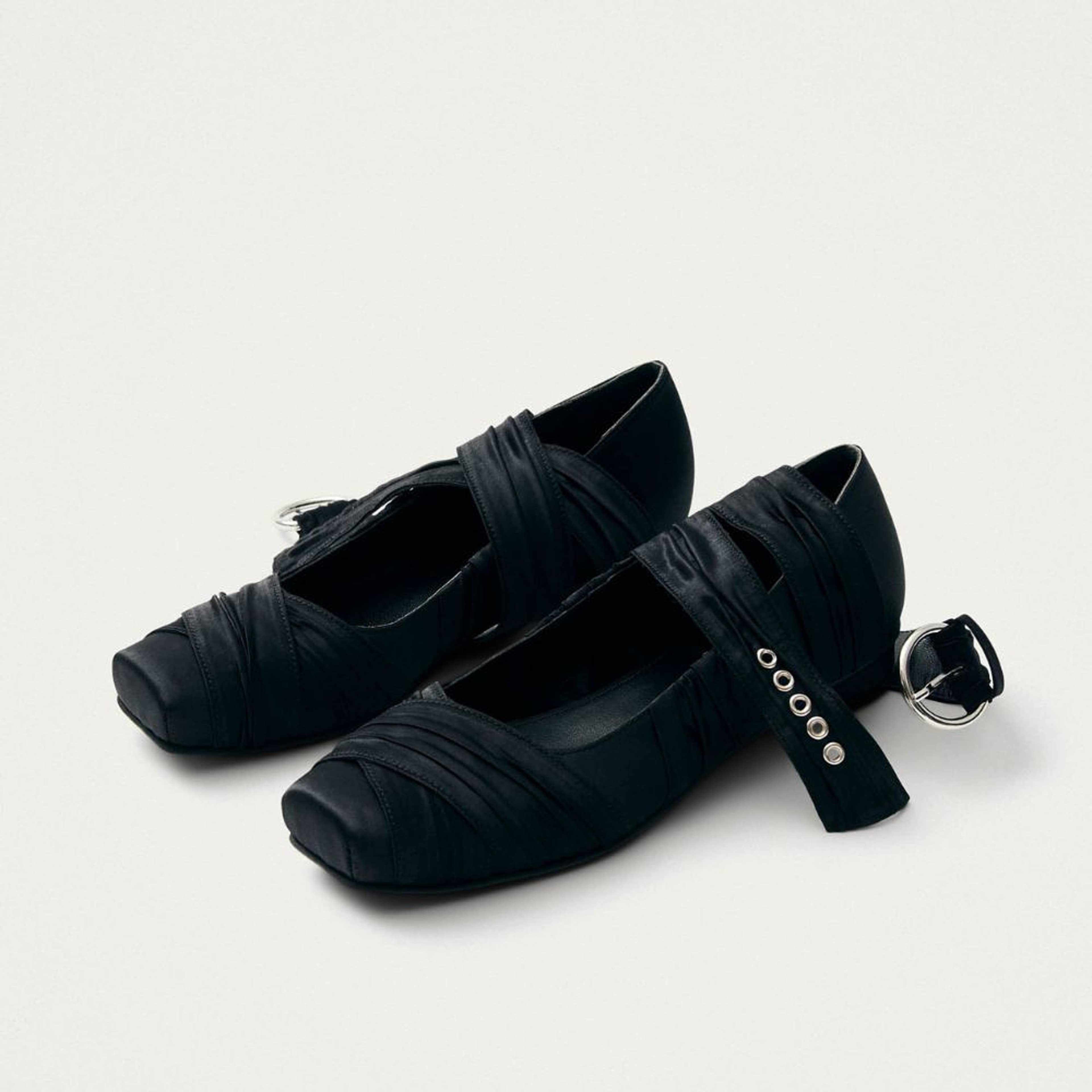 Volant Silky Black Ballet Flats