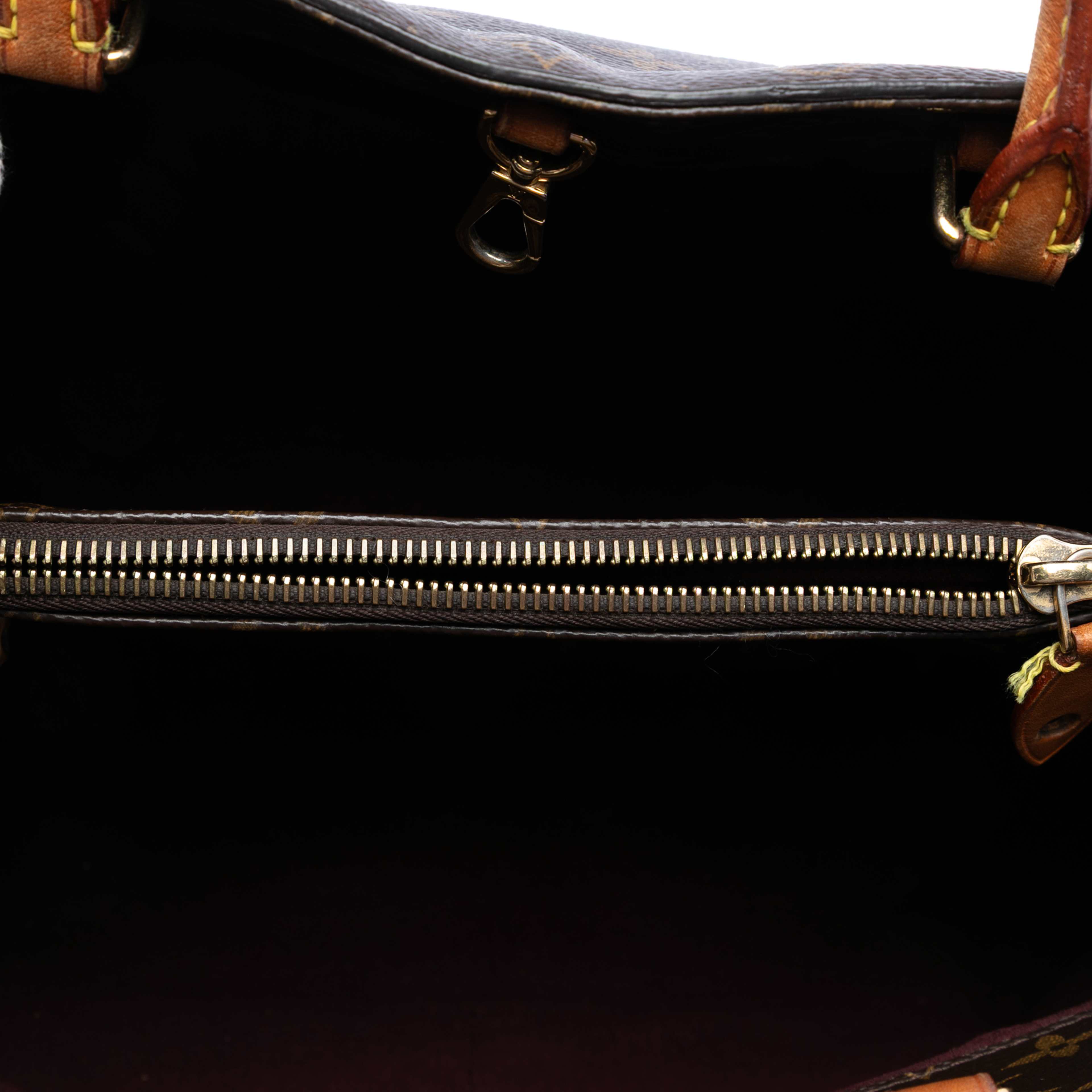 Louis Vuitton Monogram Montaigne Mm, från Luxclusif, i färgen brown. Klicka för att öppna bilden i stort format