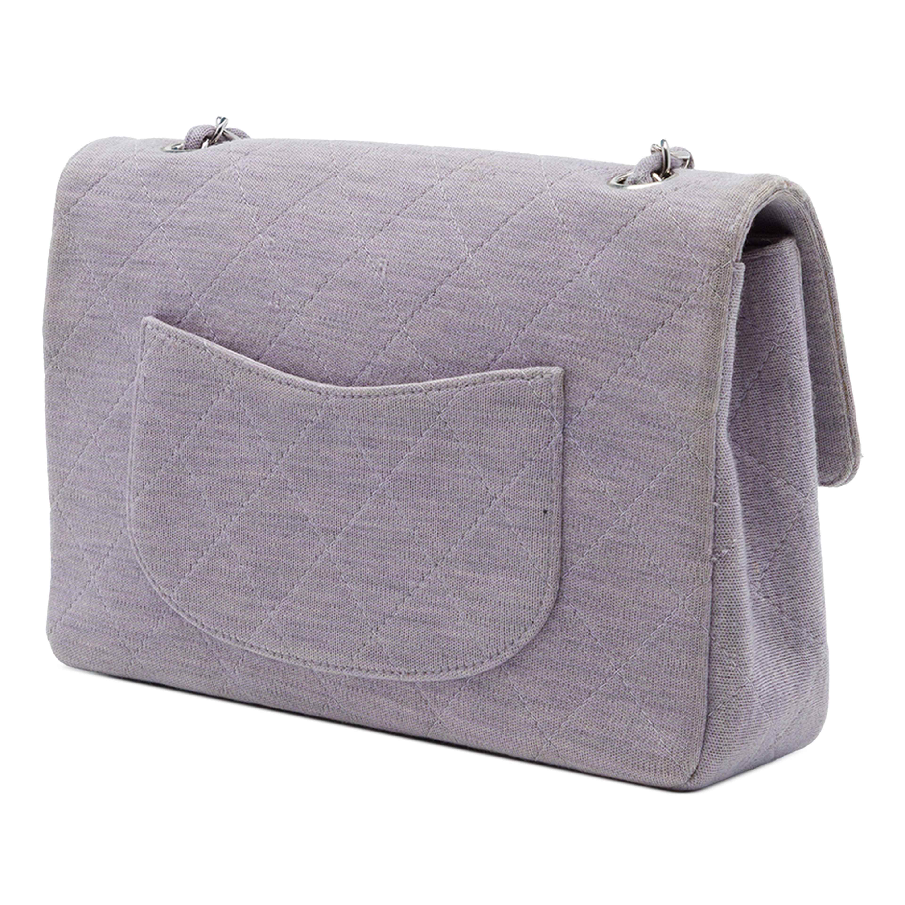 Chanel Medium Classic Jersey Single Flap, från Luxclusif, i färgen purpur. Klicka för att öppna bilden i stort format