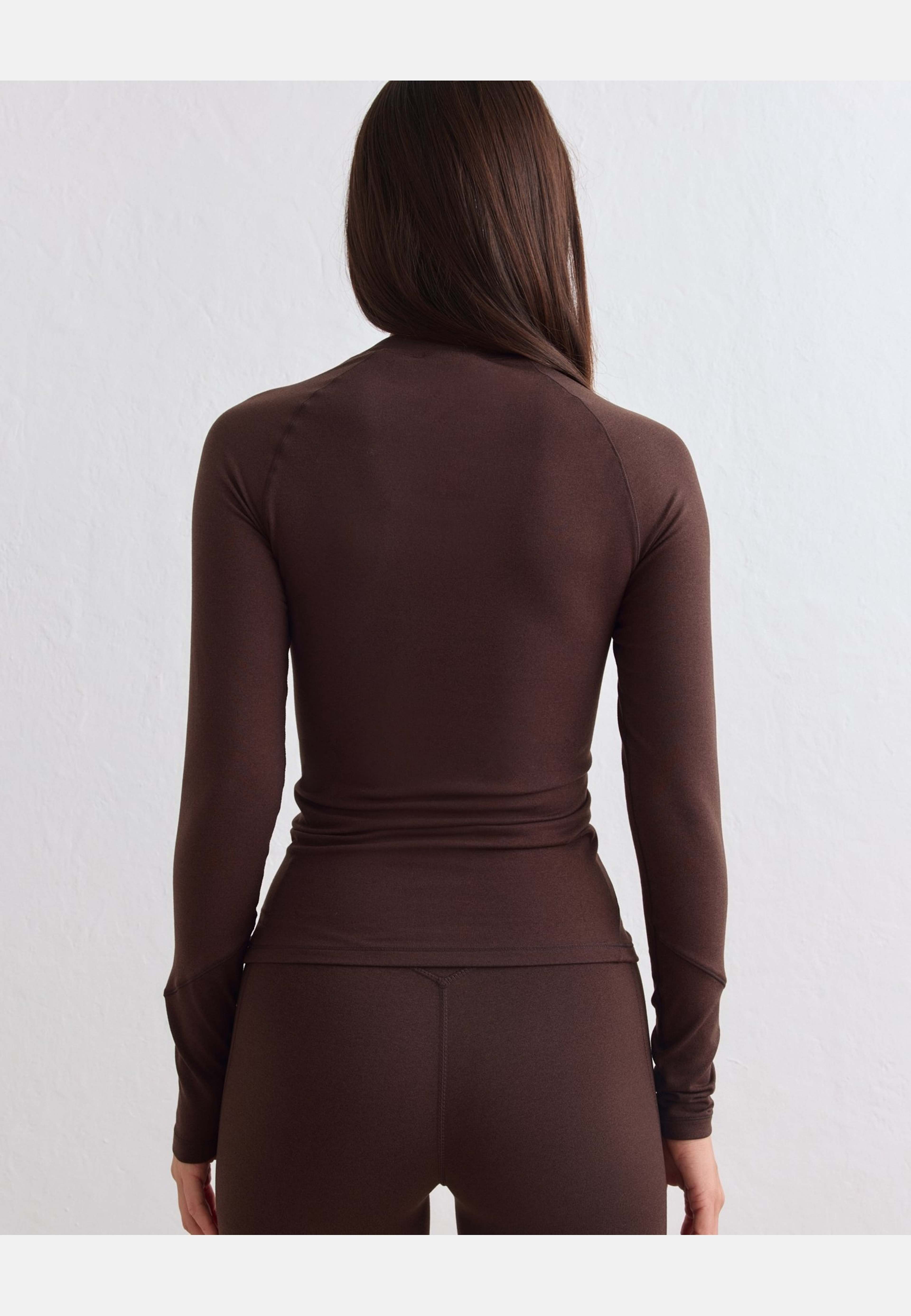 Baselayer Long Sleeve Top, från aim'n, i färgen chocolate. Klicka för att öppna bilden i stort format