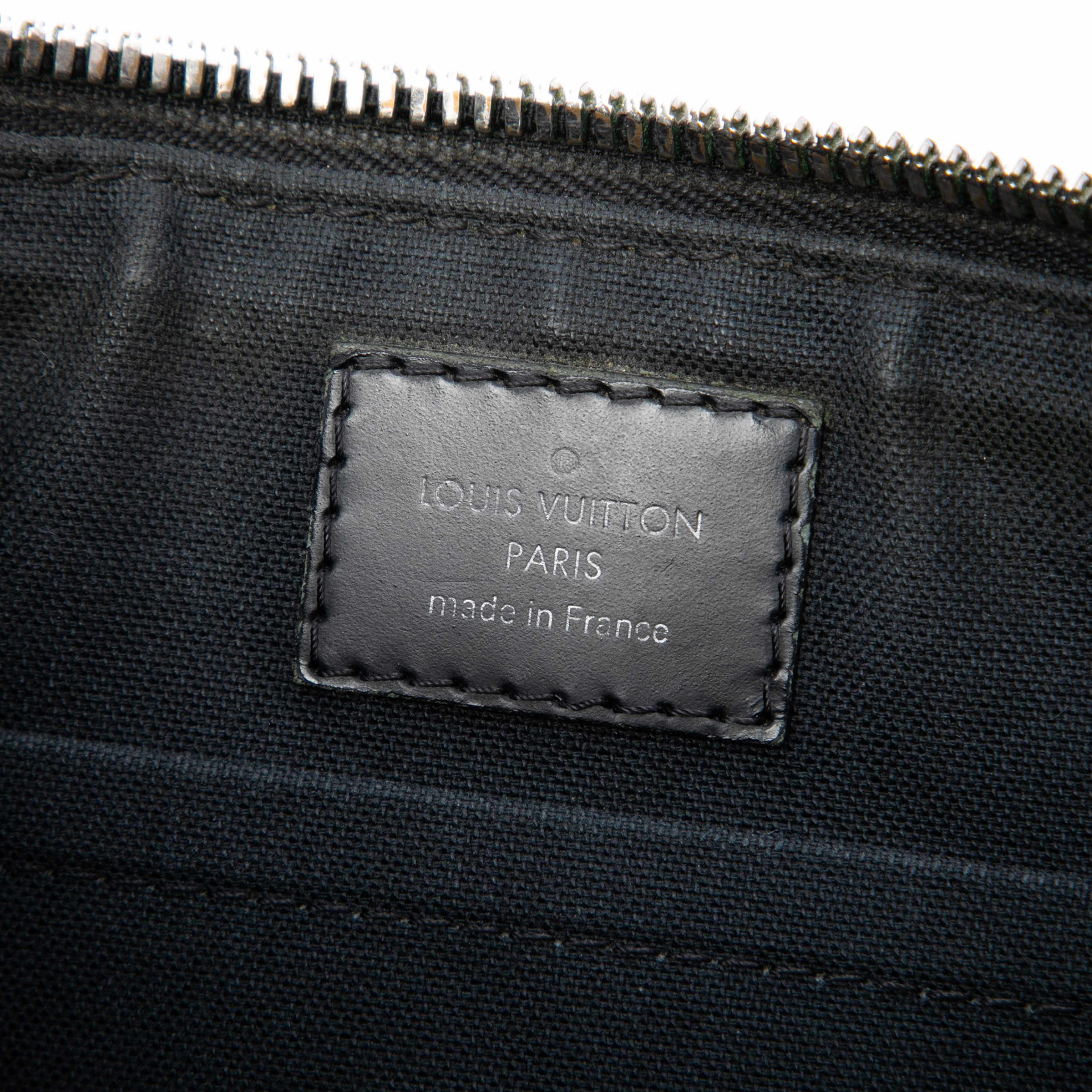 Louis Vuitton Damier Graphite Mick Pm, från Luxclusif, i färgen svart. Klicka för att öppna bilden i stort format