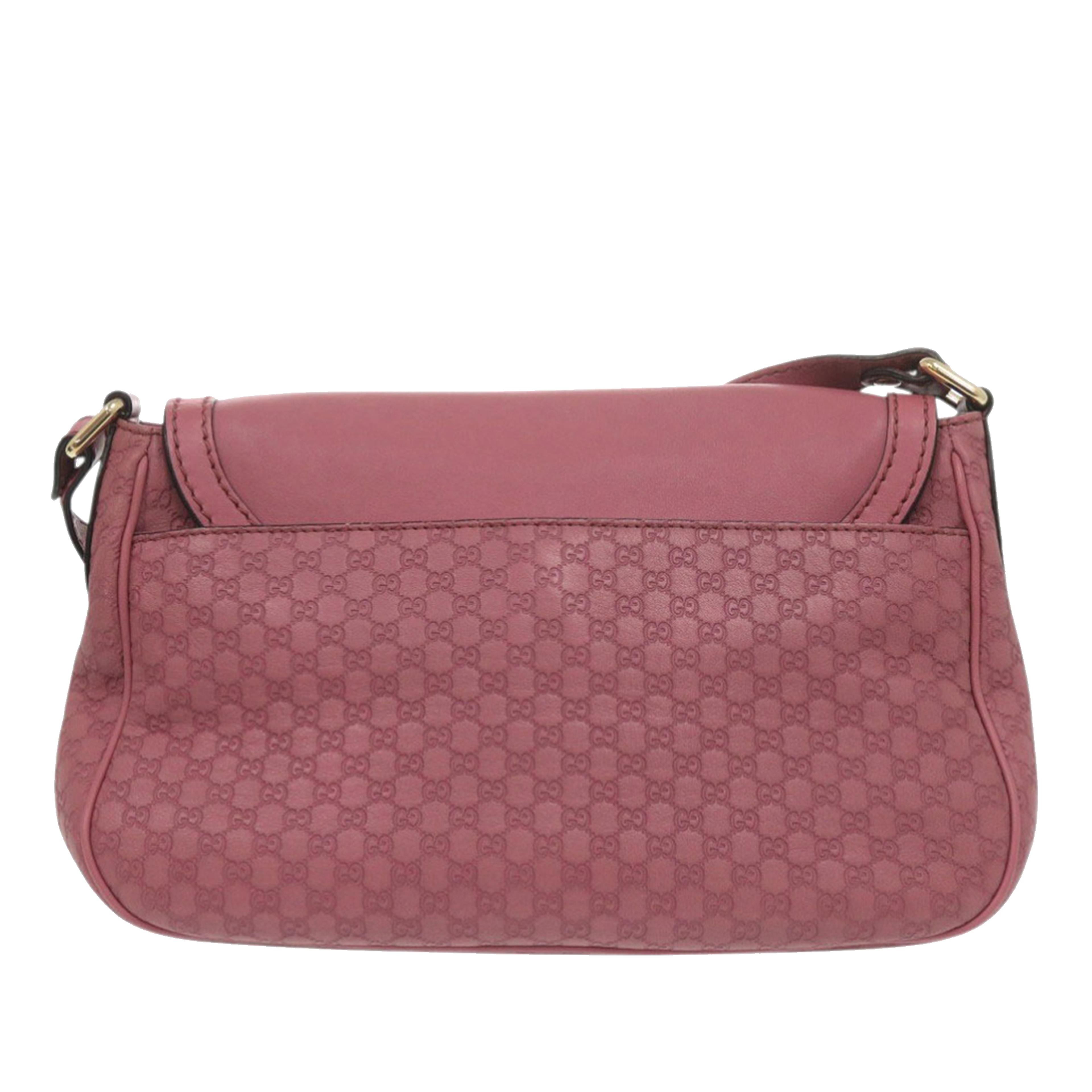Gucci Microguccissima Sukey Crossbody, från Luxclusif, i färgen pink. Klicka för att öppna bilden i stort format
