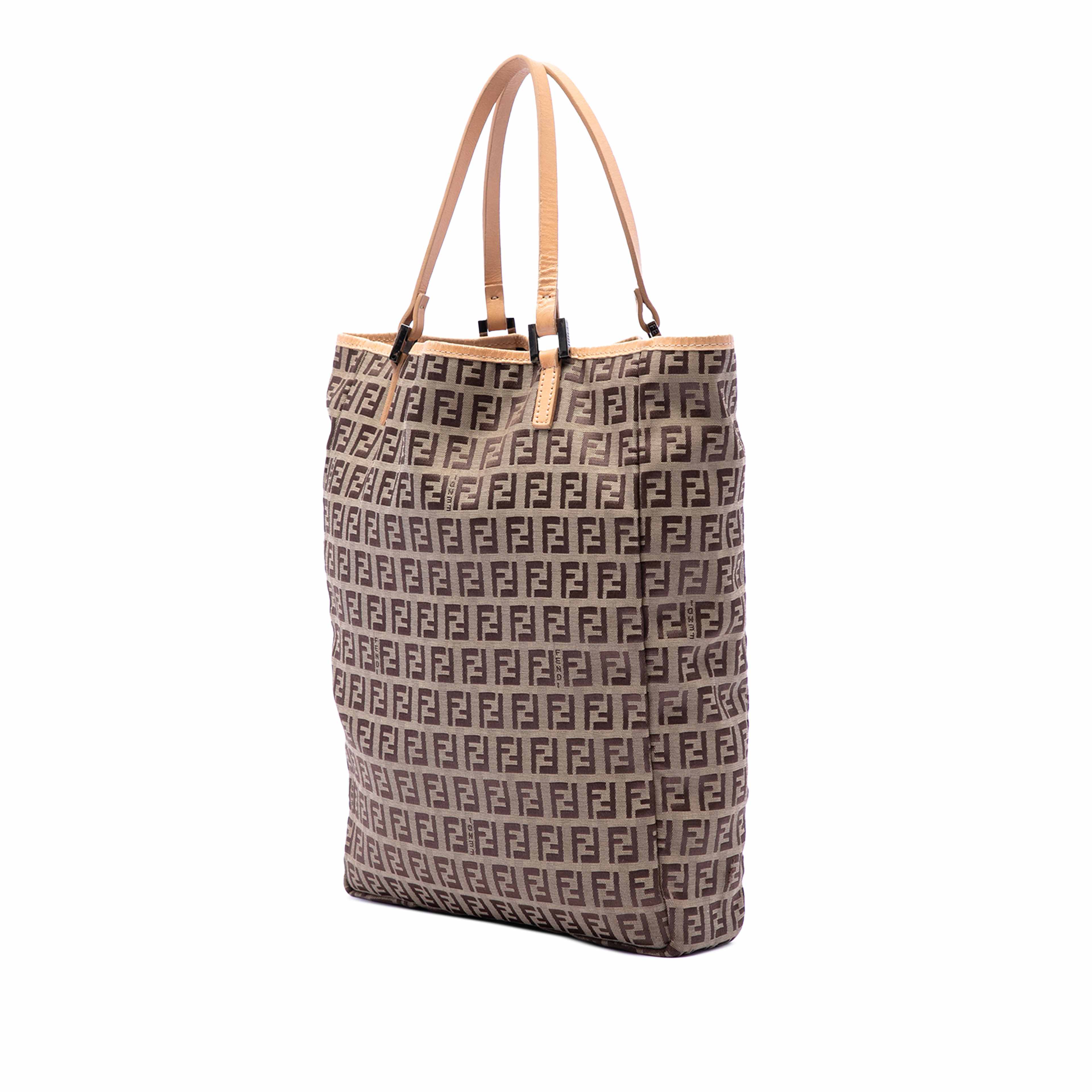 Fendi Zucchino Canvas Tote, från Luxclusif, i färgen beige. Klicka för att öppna bilden i stort format