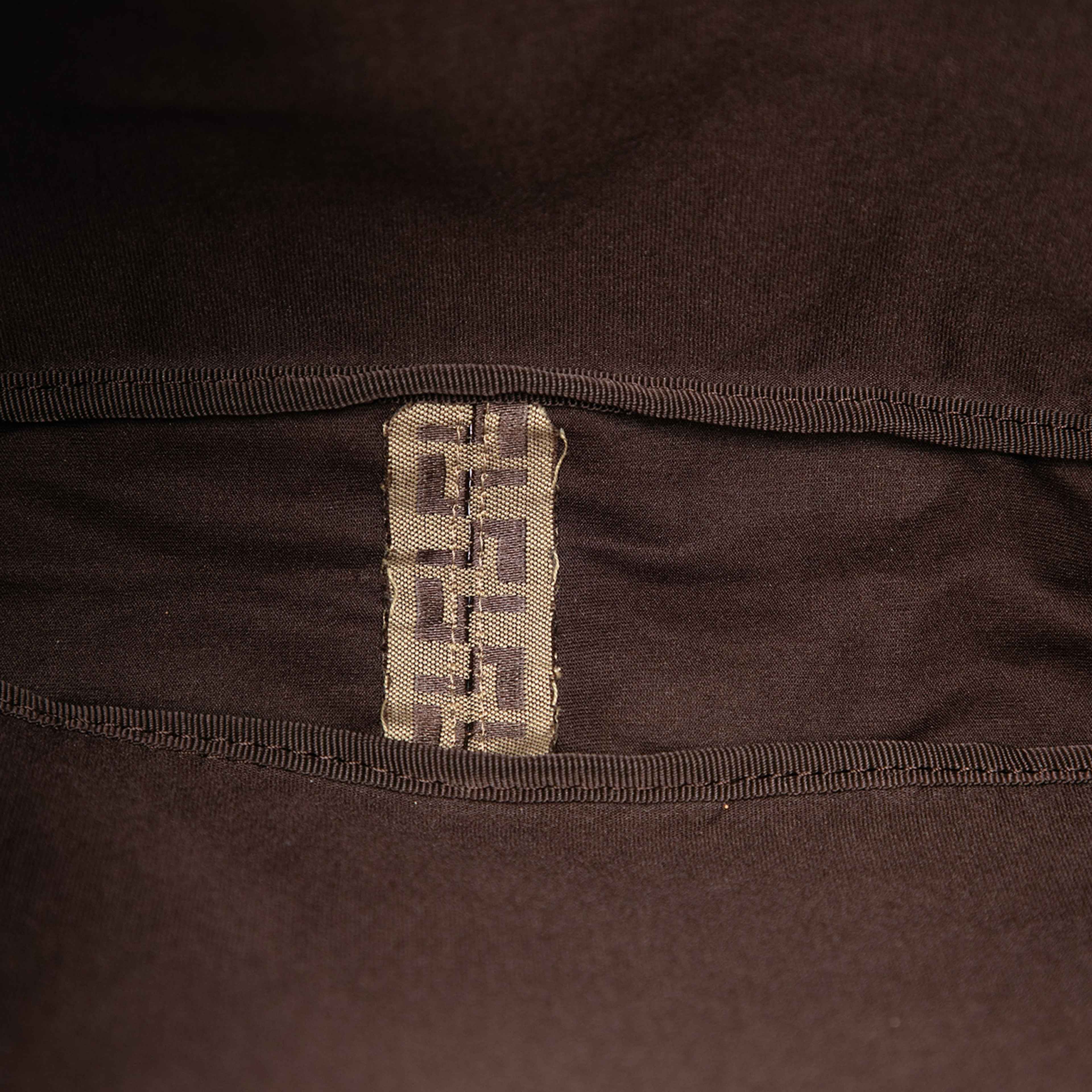 Fendi Zucchino Canvas Tote, från Luxclusif, i färgen beige. Klicka för att öppna bilden i stort format