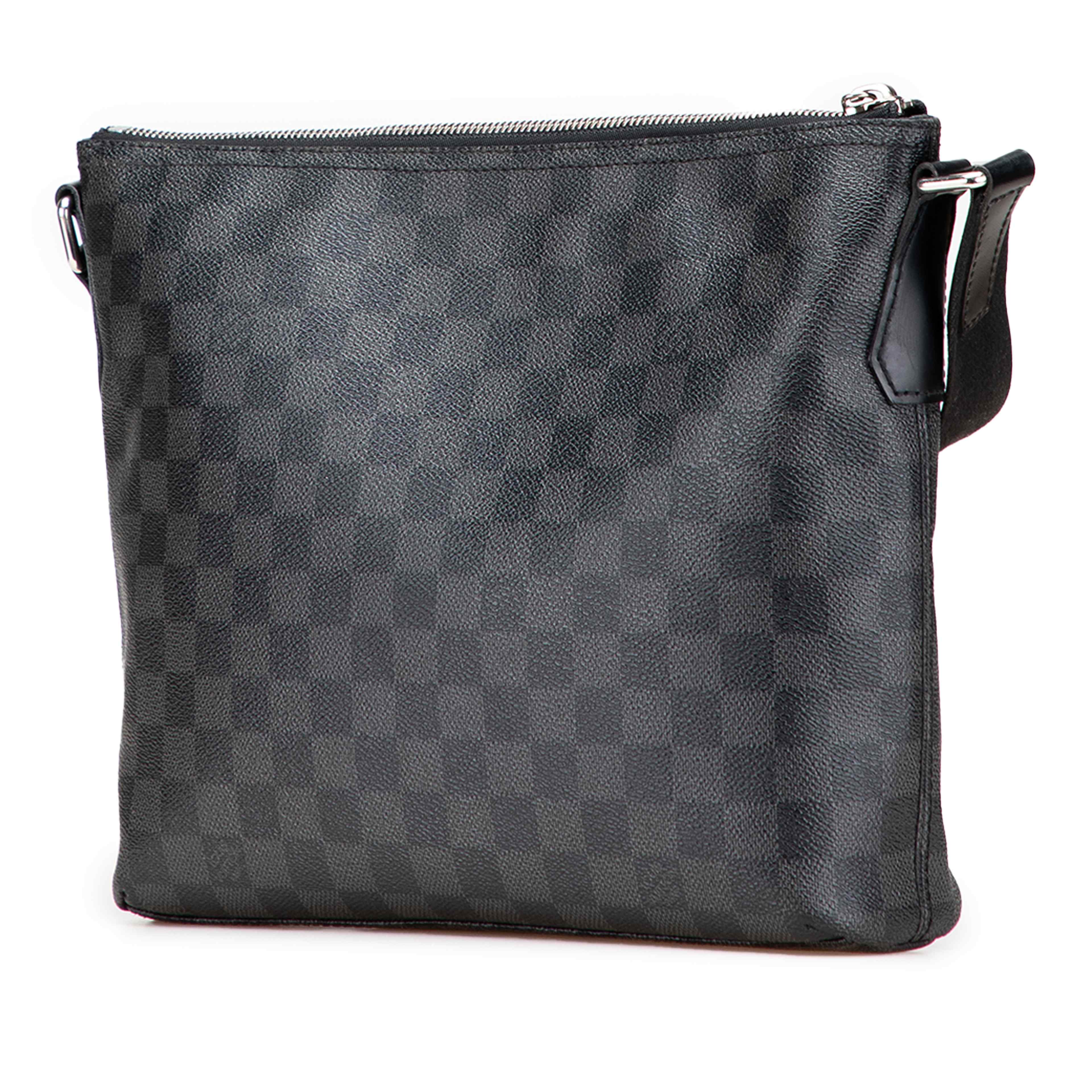 Louis Vuitton Damier Graphite Mick Pm, från Luxclusif, i färgen svart. Klicka för att öppna bilden i stort format