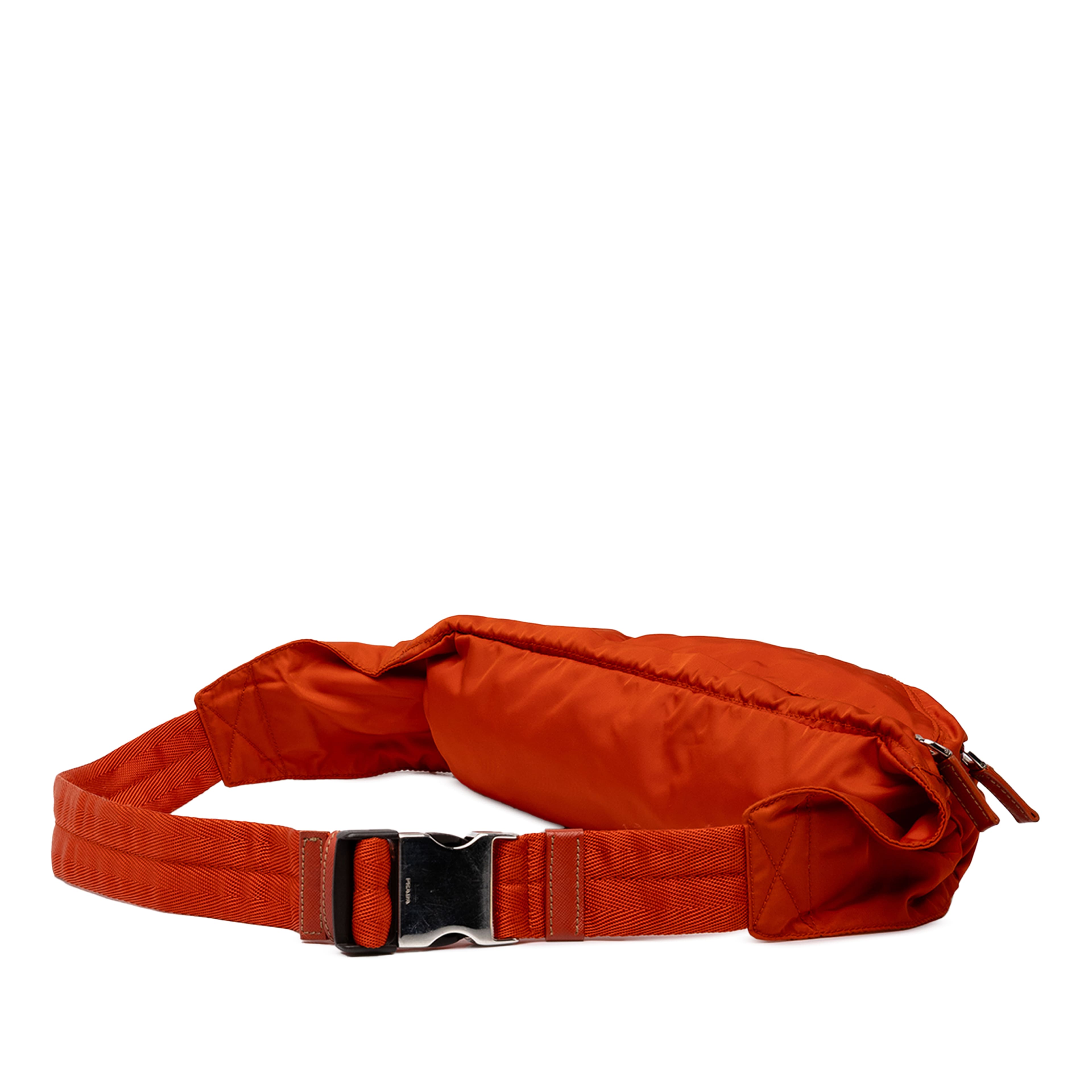 Prada Tessuto Belt Bag, från Luxclusif, i färgen orange. Klicka för att öppna bilden i stort format