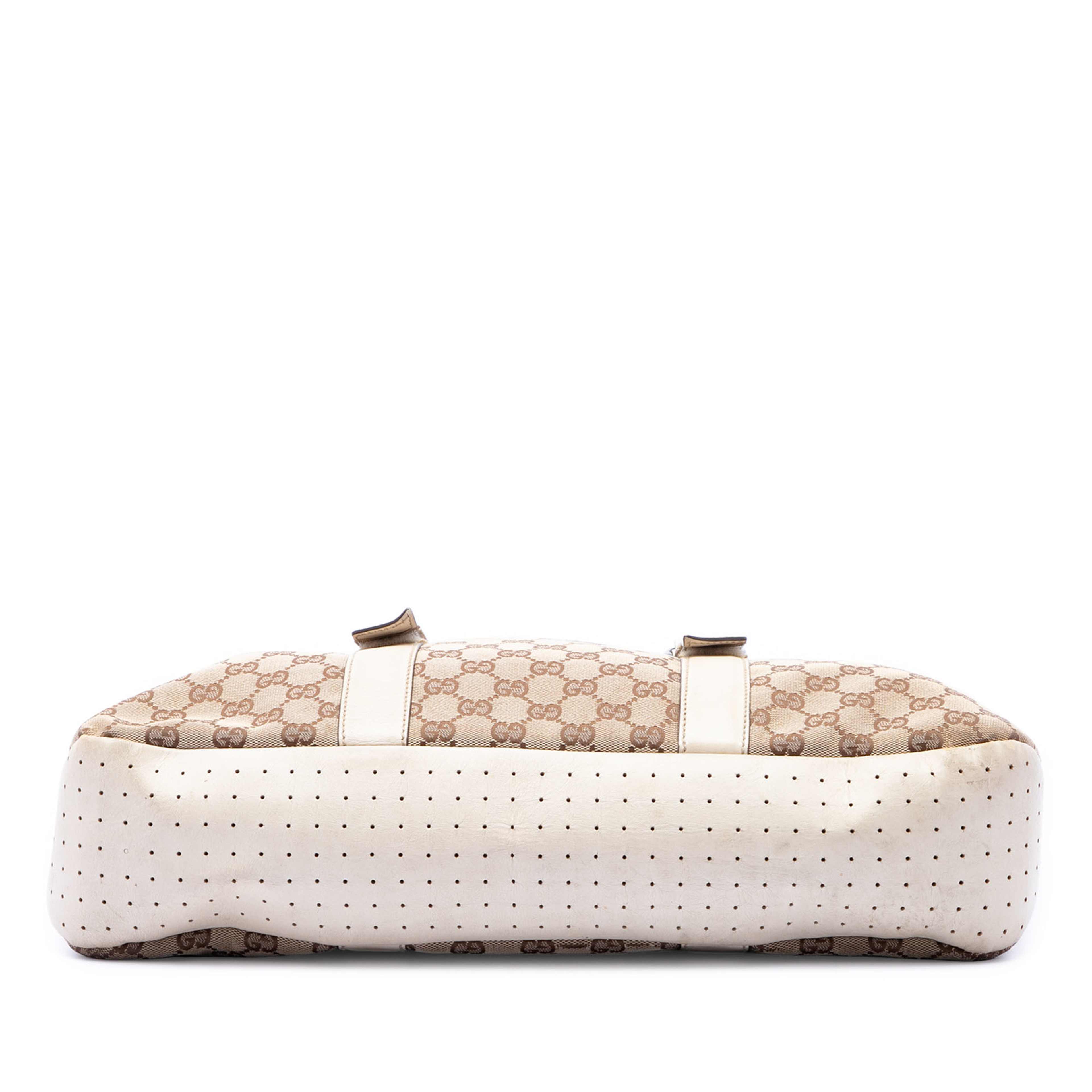 Gucci Gg Canvas Tote, från Luxclusif, i färgen vit. Klicka för att öppna bilden i stort format