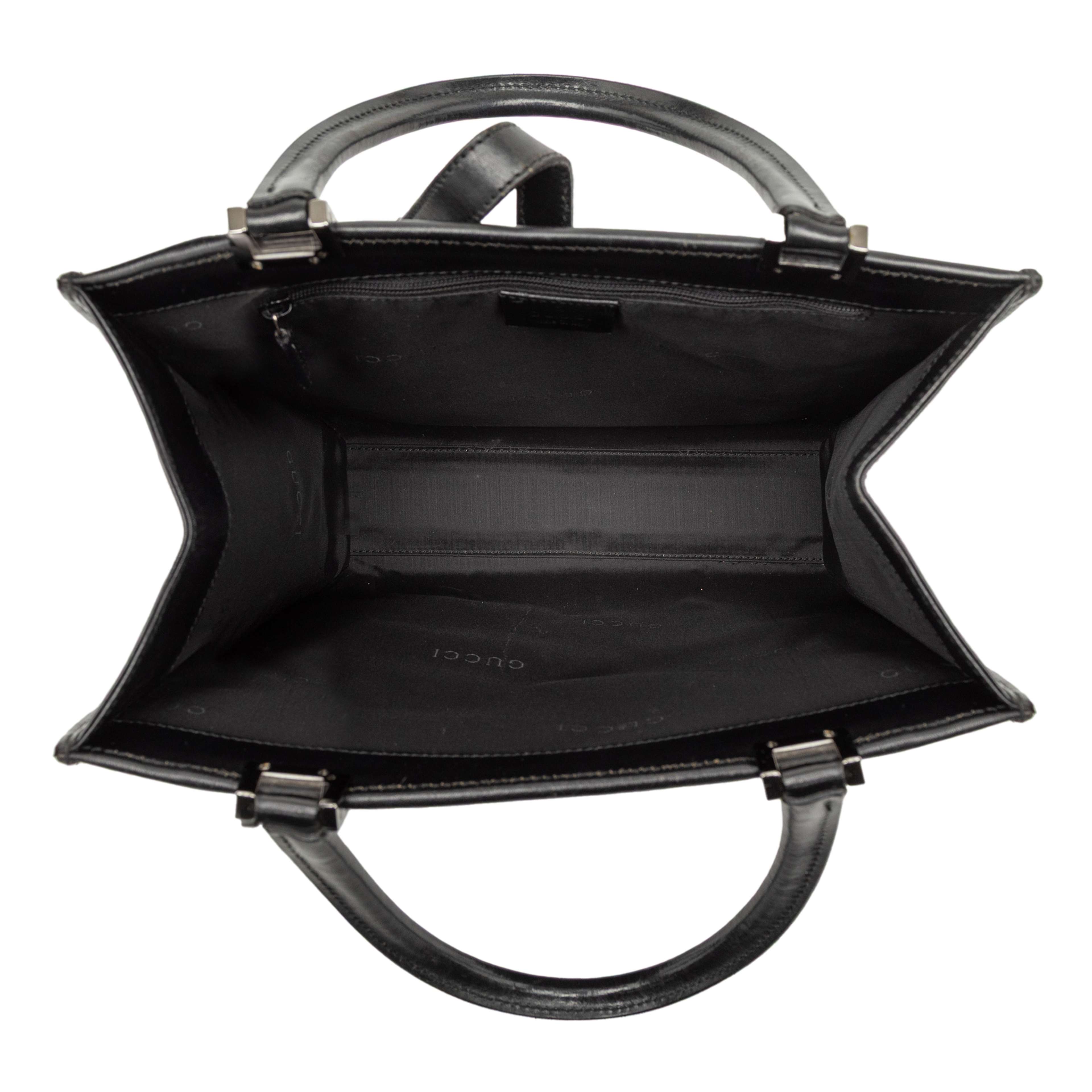 Gucci Calfskin Jackie Handbag, från Luxclusif, i färgen black. Klicka för att öppna bilden i stort format