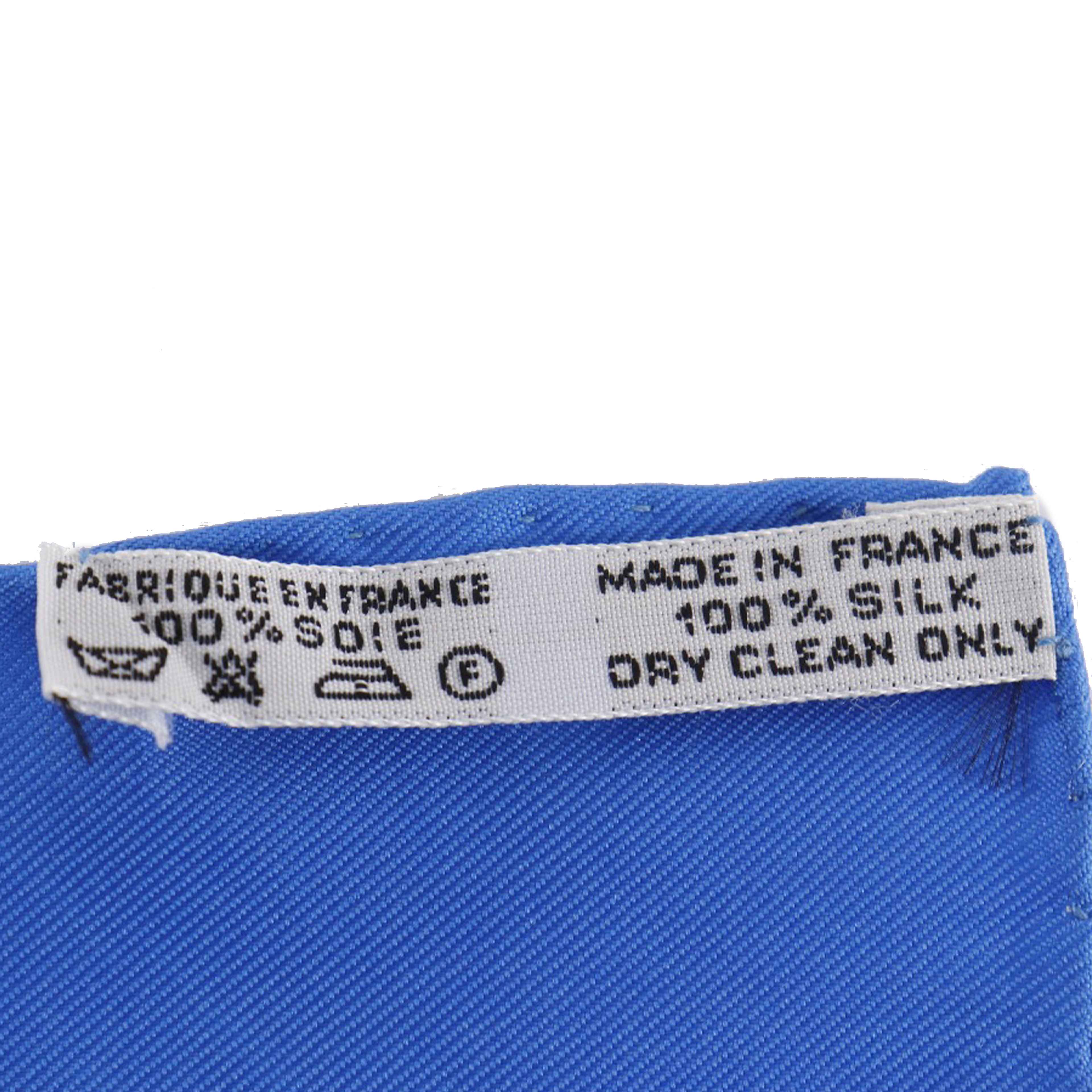 Hermès Republique Francaise Liberte Egalite Fraternite 1789 Silk Scarf, från Luxclusif, i färgen white. Klicka för att öppna bilden i stort format
