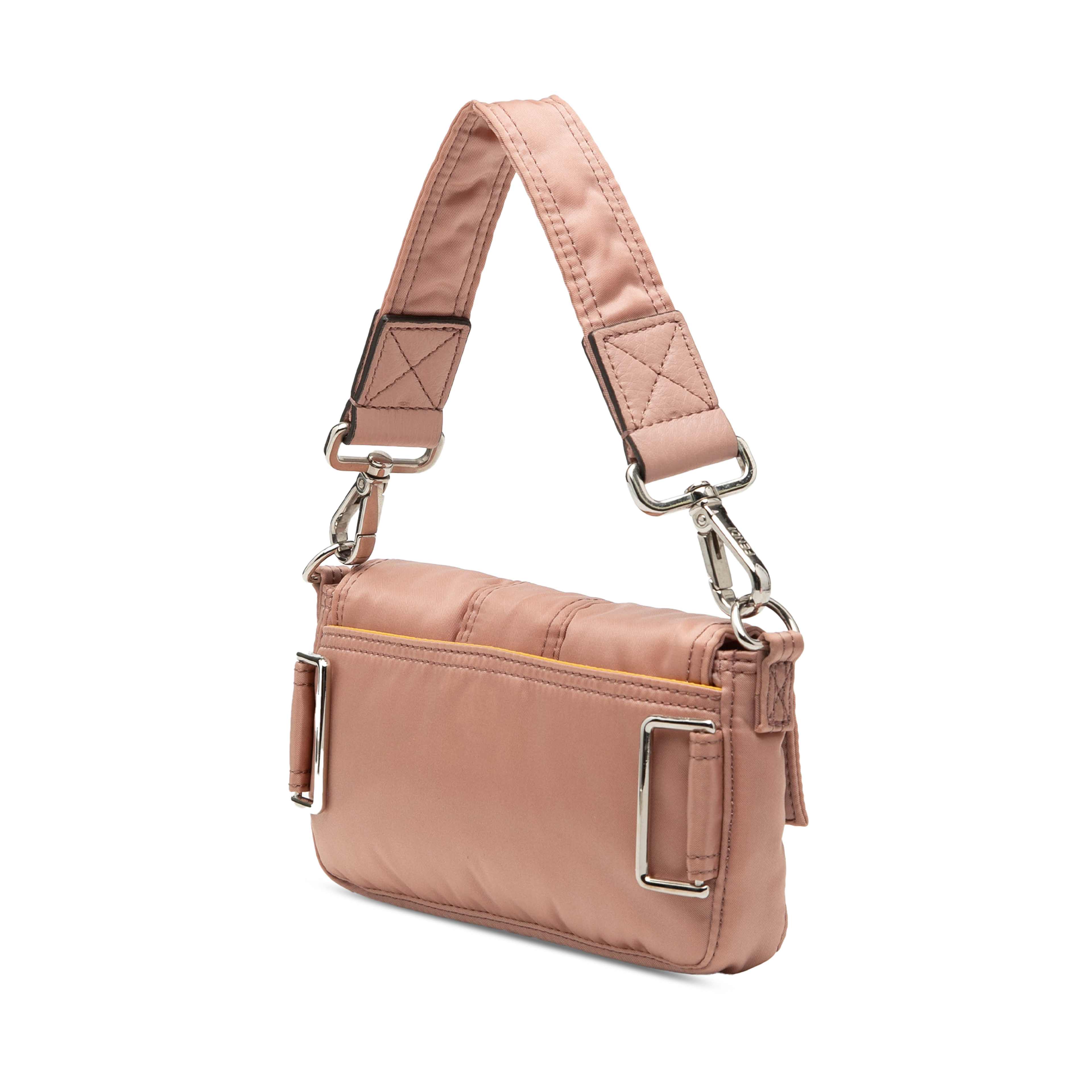 Fendi Porter Yoshida Nylon Baguette Satchel, från Luxclusif, i färgen rose gold. Klicka för att öppna bilden i stort format