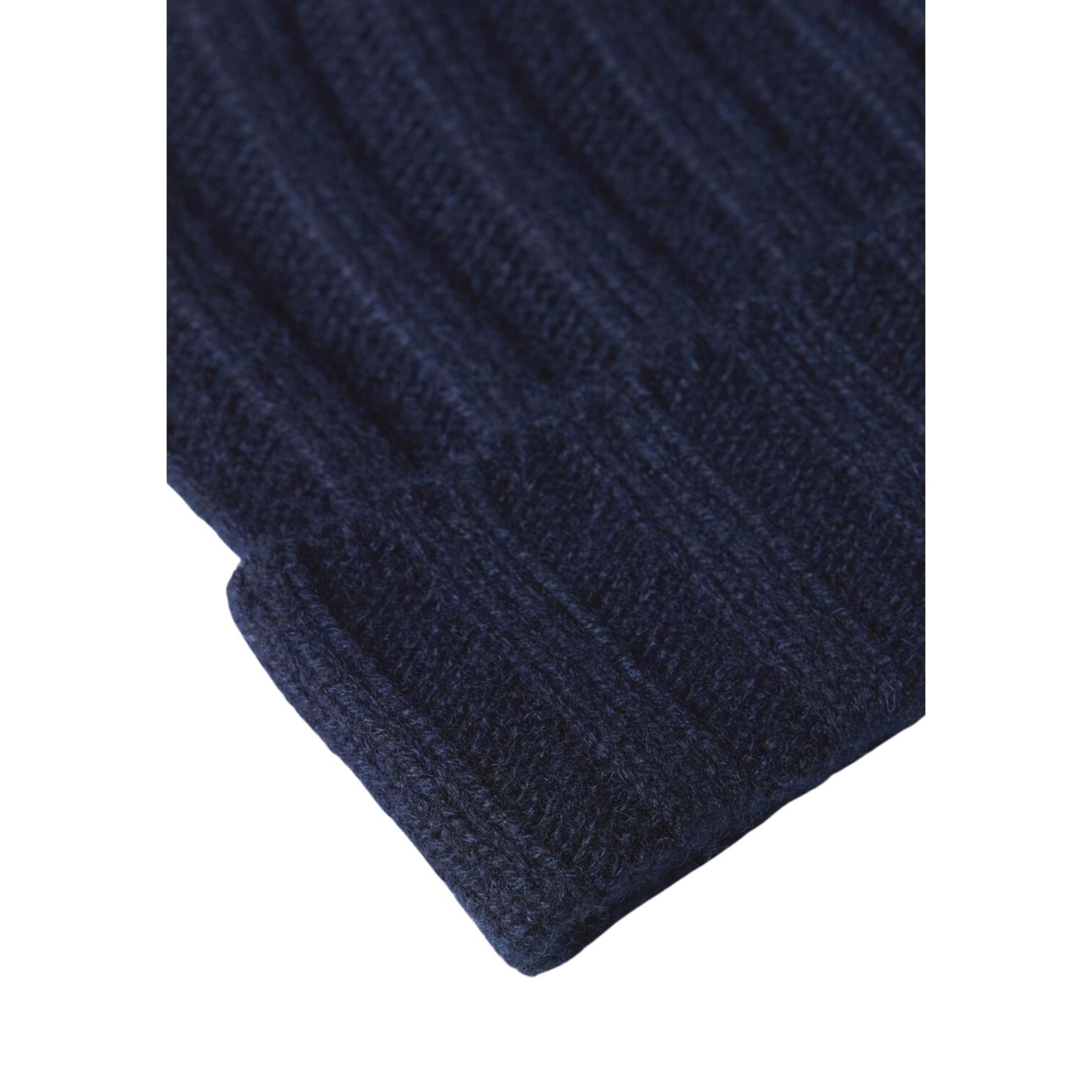 Wool Beanie, från John Henric, i färgen mörkblå. Klicka för att öppna bilden i stort format