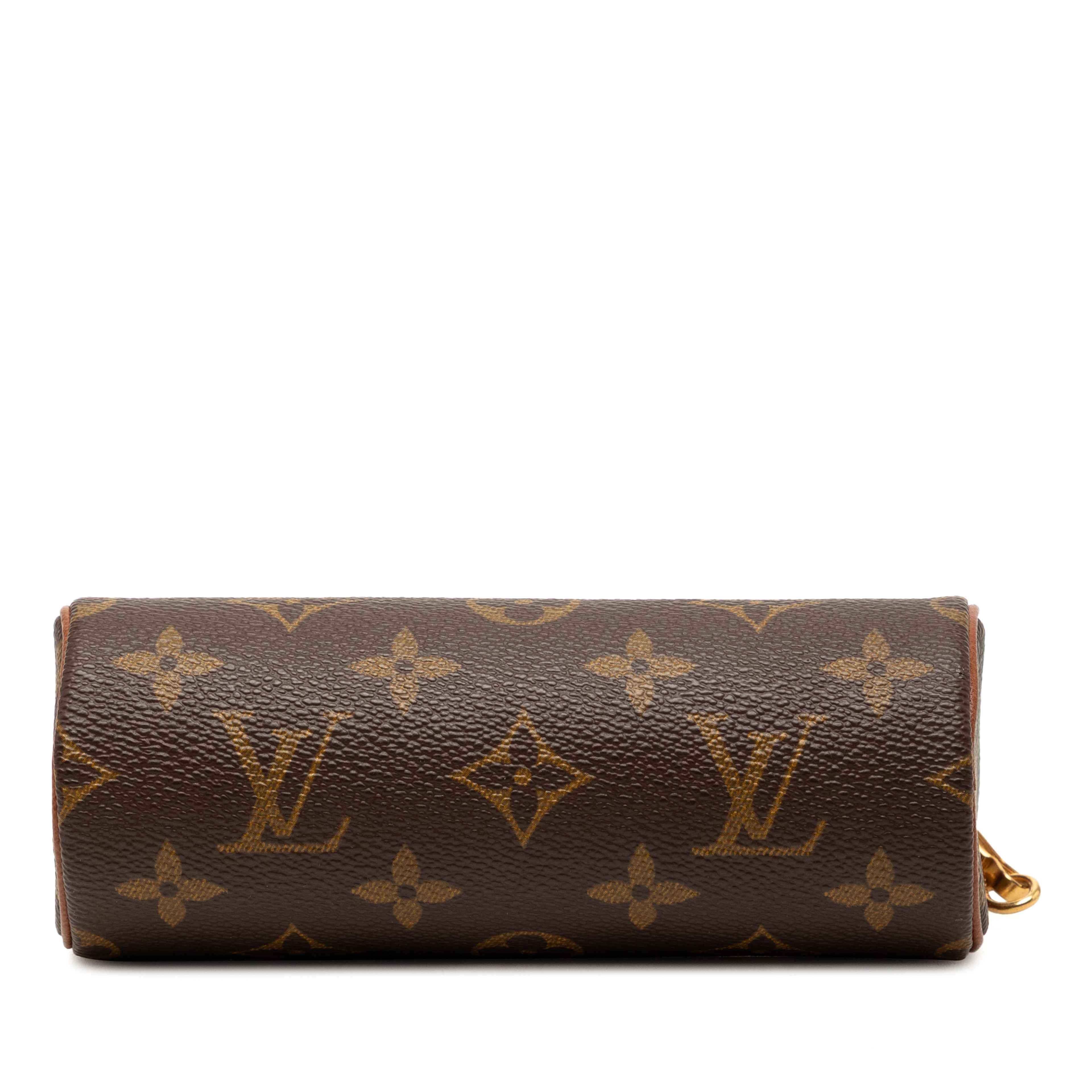 Louis Vuitton Monogram Papillon Pochette, från Luxclusif, i färgen brun. Klicka för att öppna bilden i stort format