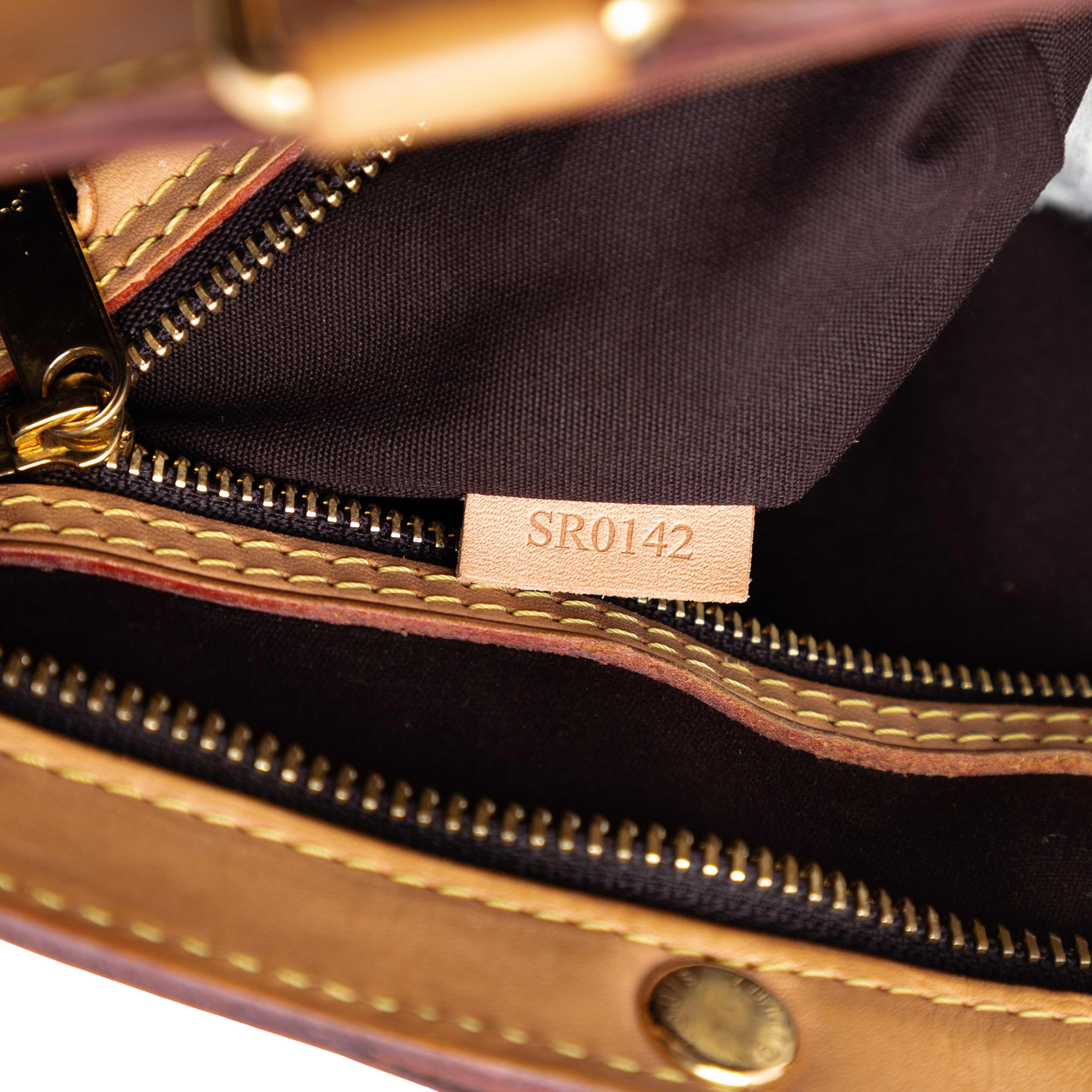 Louis Vuitton Monogram Vernis Brea Gm, från Luxclusif, i färgen purpur. Klicka för att öppna bilden i stort format
