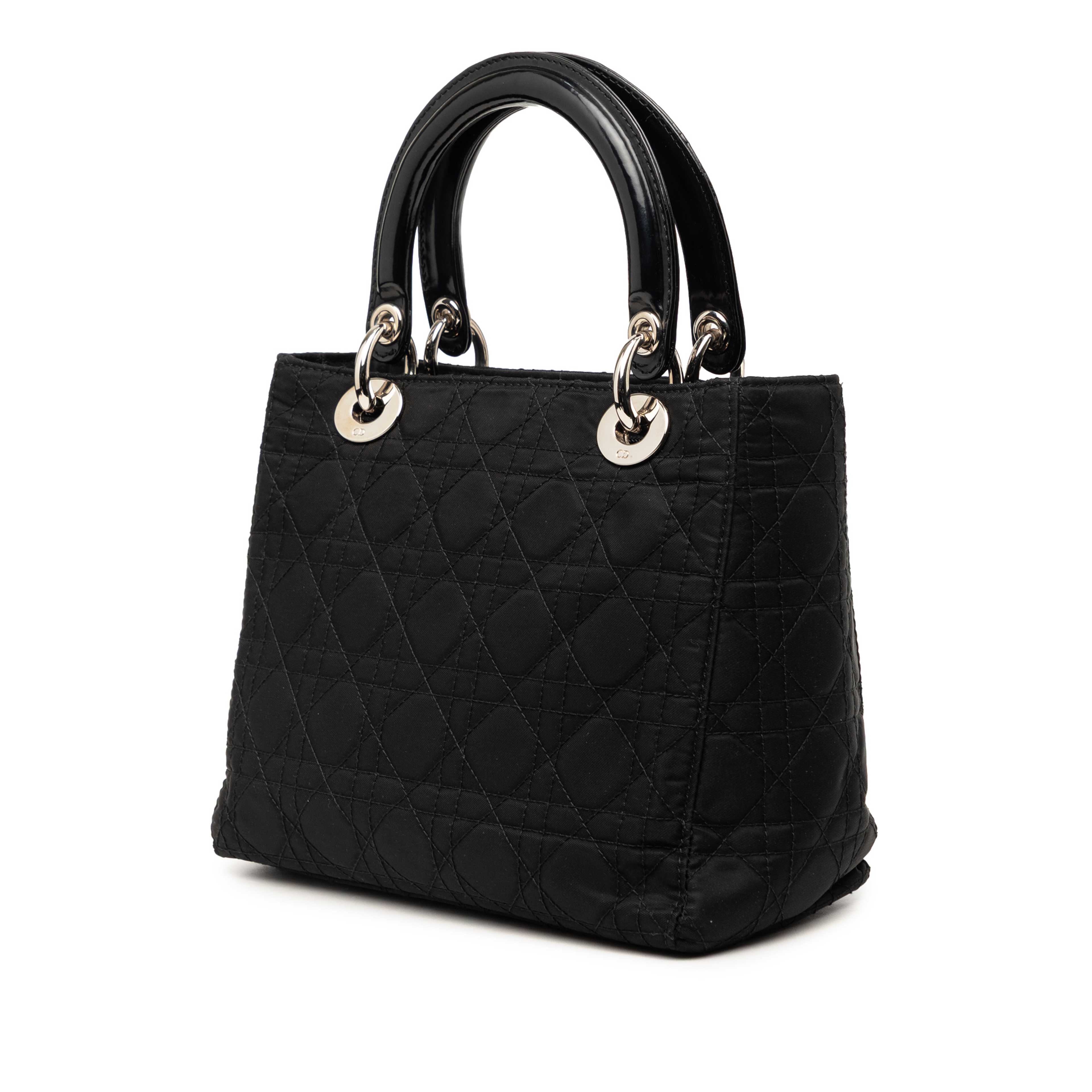 Dior Medium Nylon Cannage Lady Dior, från Luxclusif, i färgen svart. Klicka för att öppna bilden i stort format