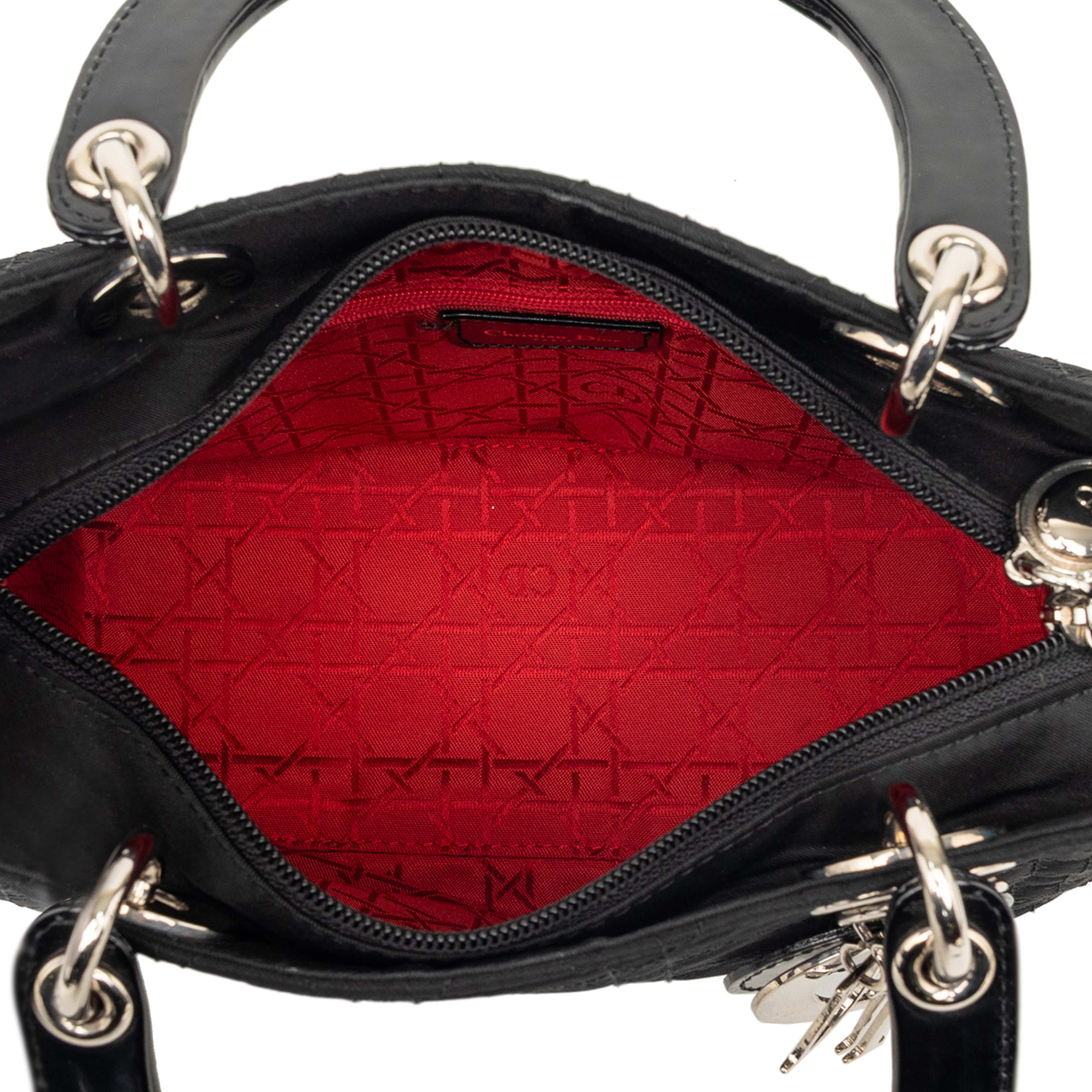 Dior Medium Nylon Cannage Lady Dior, från Luxclusif, i färgen black. Klicka för att öppna bilden i stort format