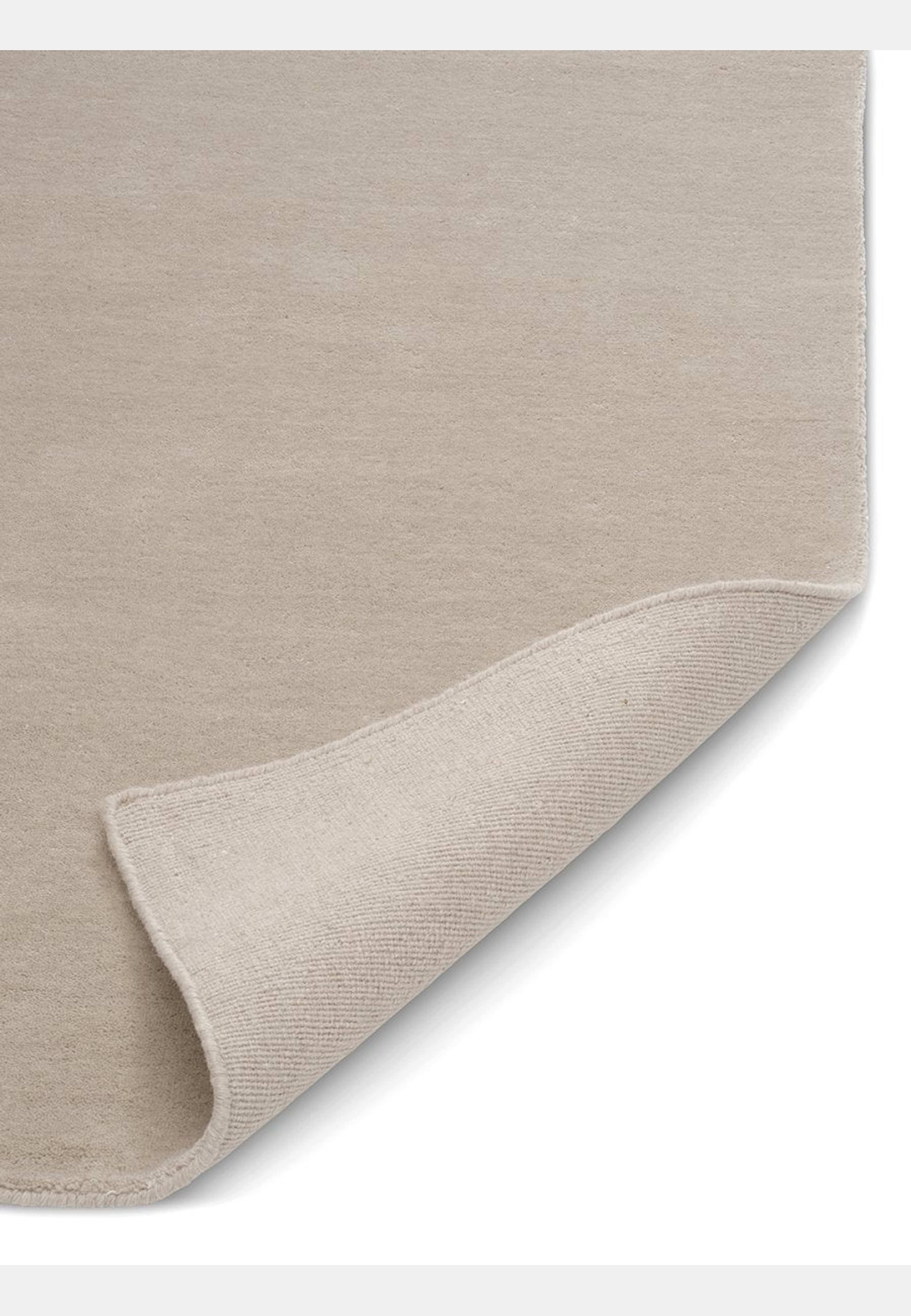 Matta Solid, från Classic Collection, i färgen beige. Klicka för att öppna bilden i stort format