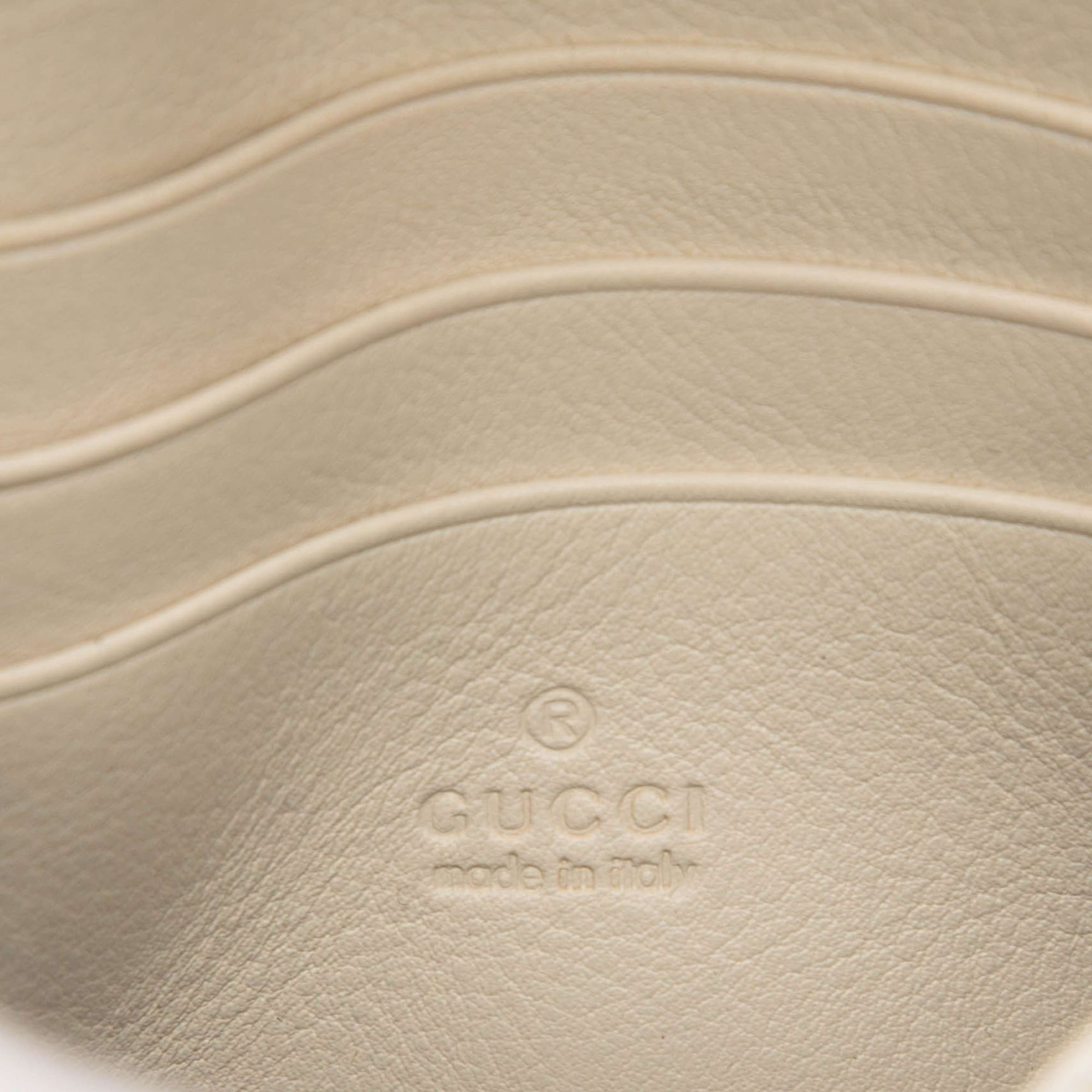 Gucci Medium Calfskin Blondie Wallet On Chain, från Luxclusif, i färgen white. Klicka för att öppna bilden i stort format