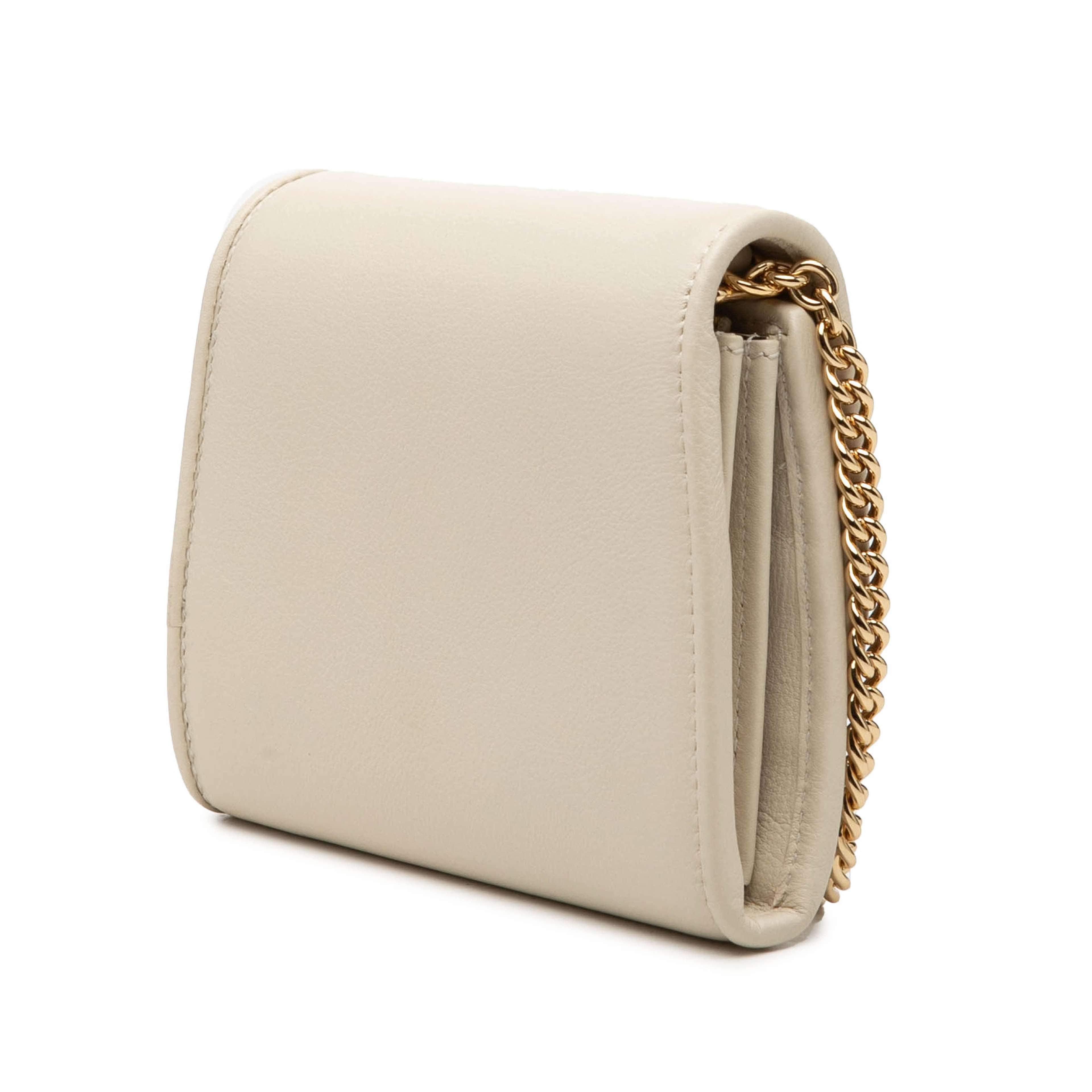 Gucci Medium Calfskin Blondie Wallet On Chain, från Luxclusif, i färgen white. Klicka för att öppna bilden i stort format