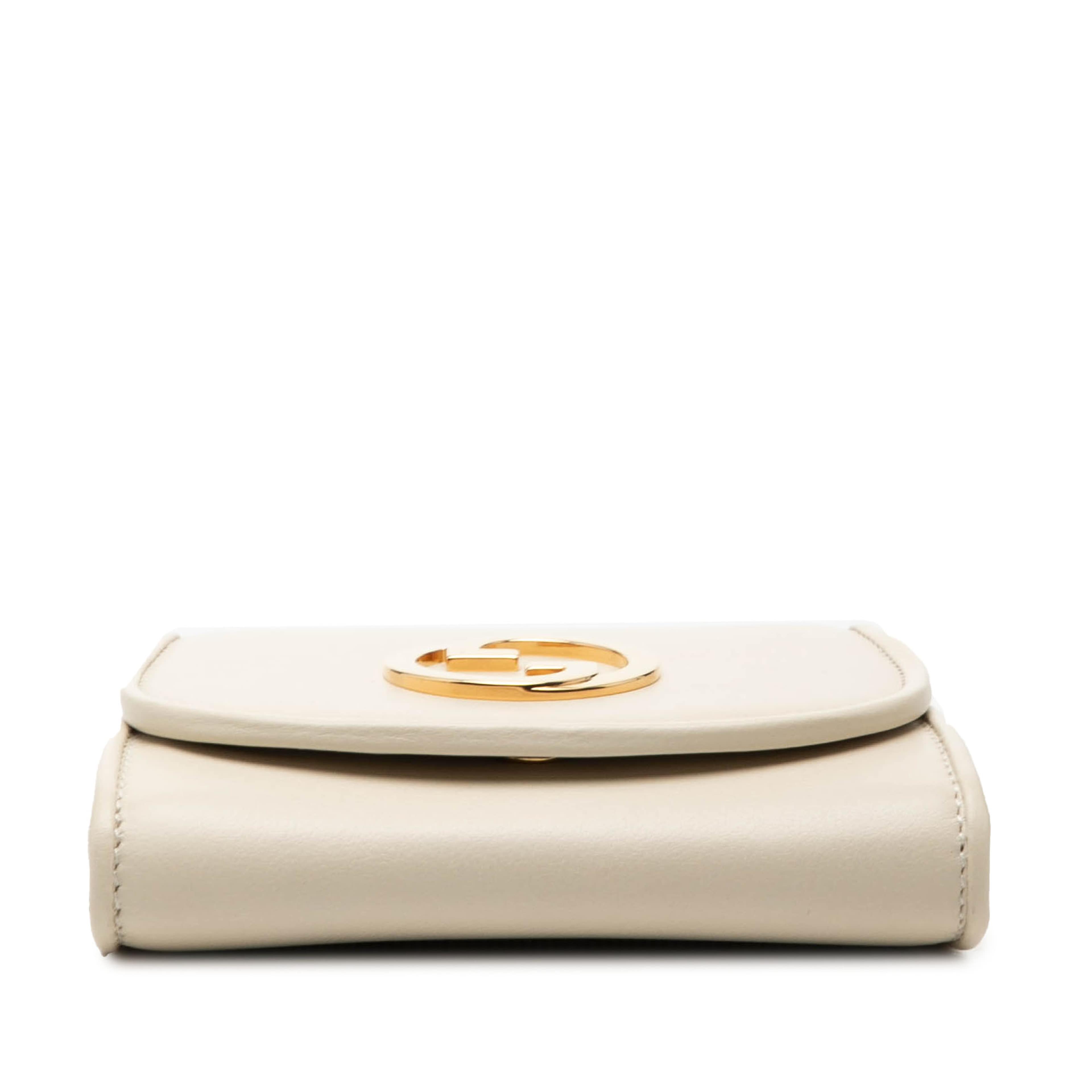 Gucci Medium Calfskin Blondie Wallet On Chain, från Luxclusif, i färgen white. Klicka för att öppna bilden i stort format