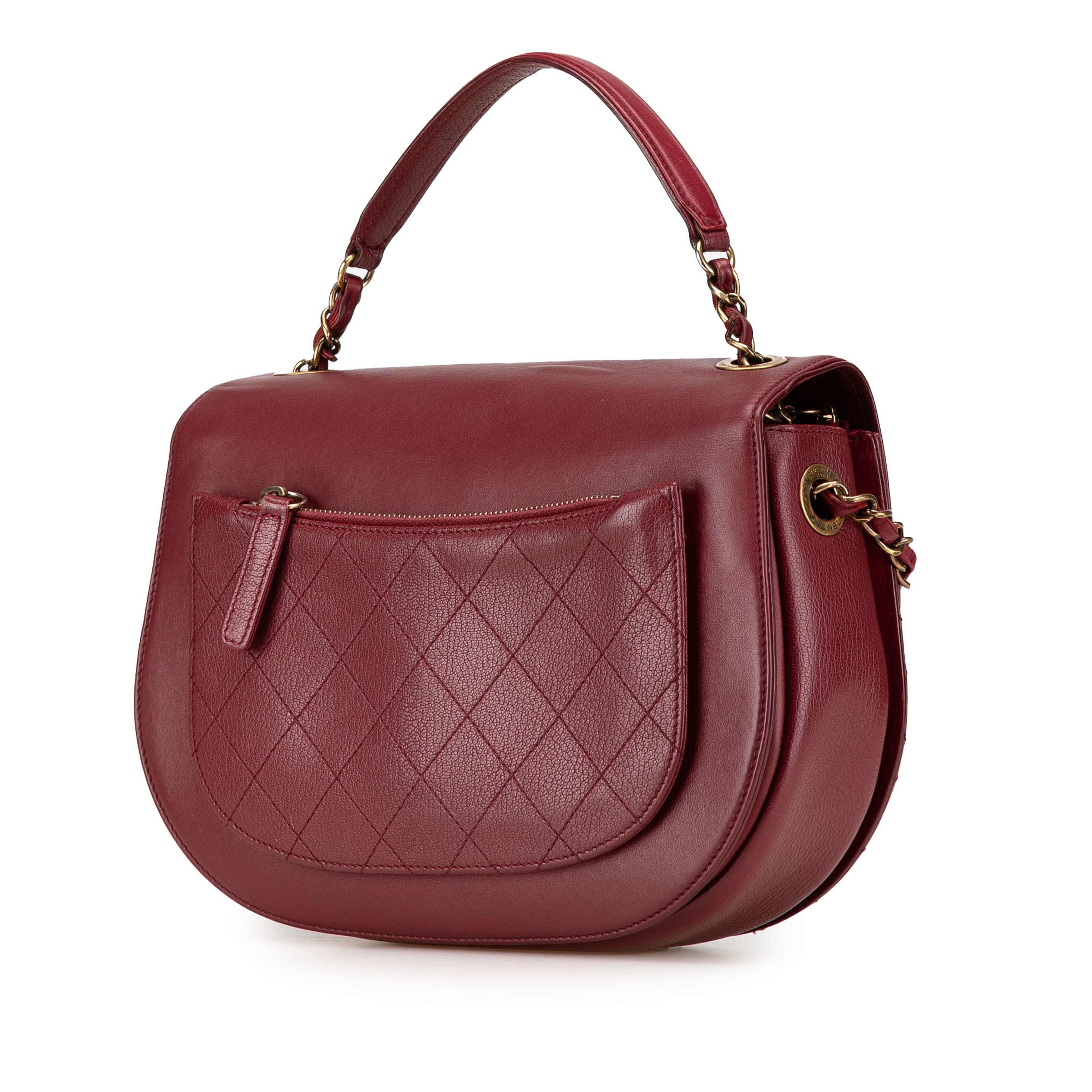 Chanel Medium Calfskin Coco Curve Flap, från Luxclusif, i färgen dark red. Klicka för att öppna bilden i stort format