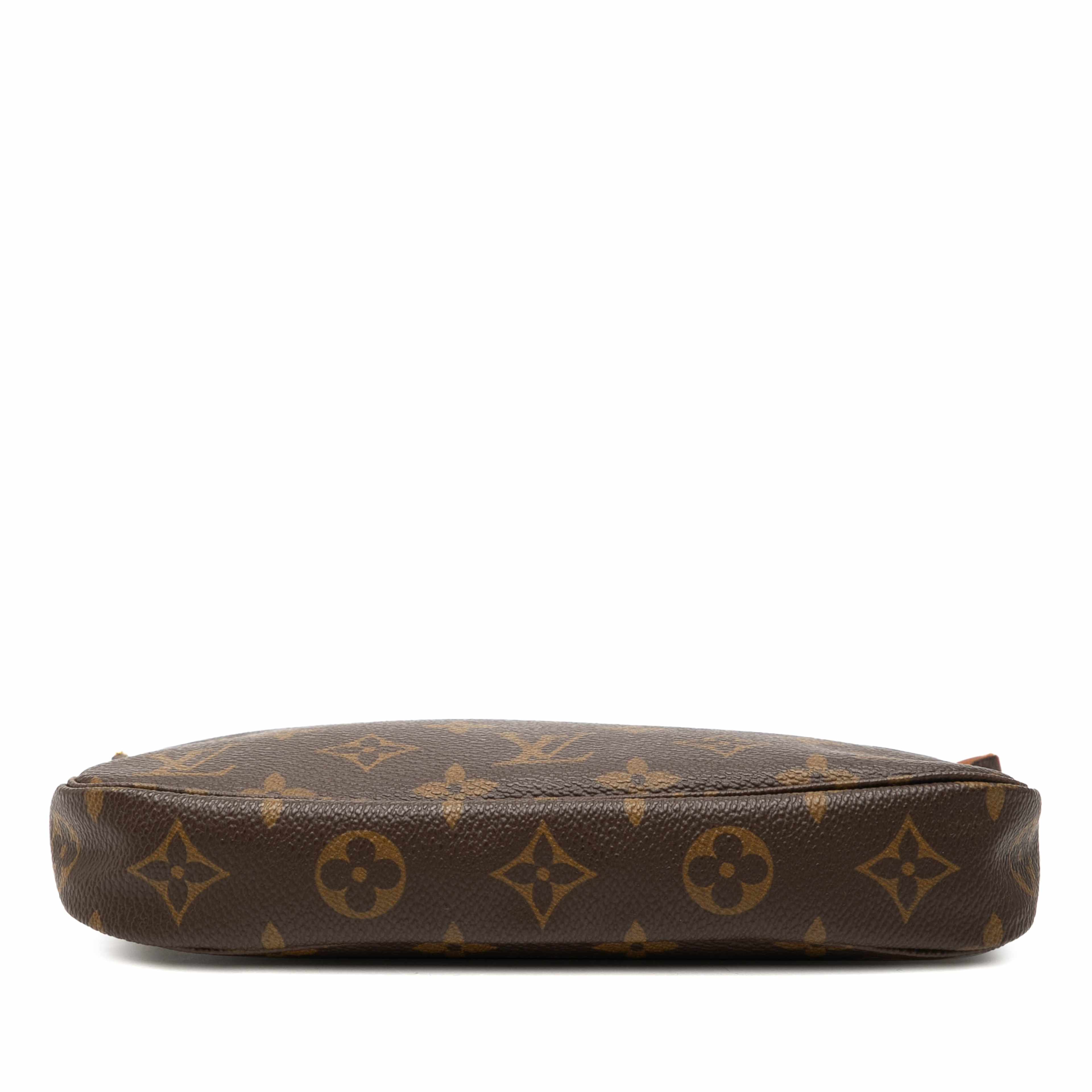 Louis Vuitton Monogram Pochette Accessoires, från Luxclusif, i färgen brown. Klicka för att öppna bilden i stort format