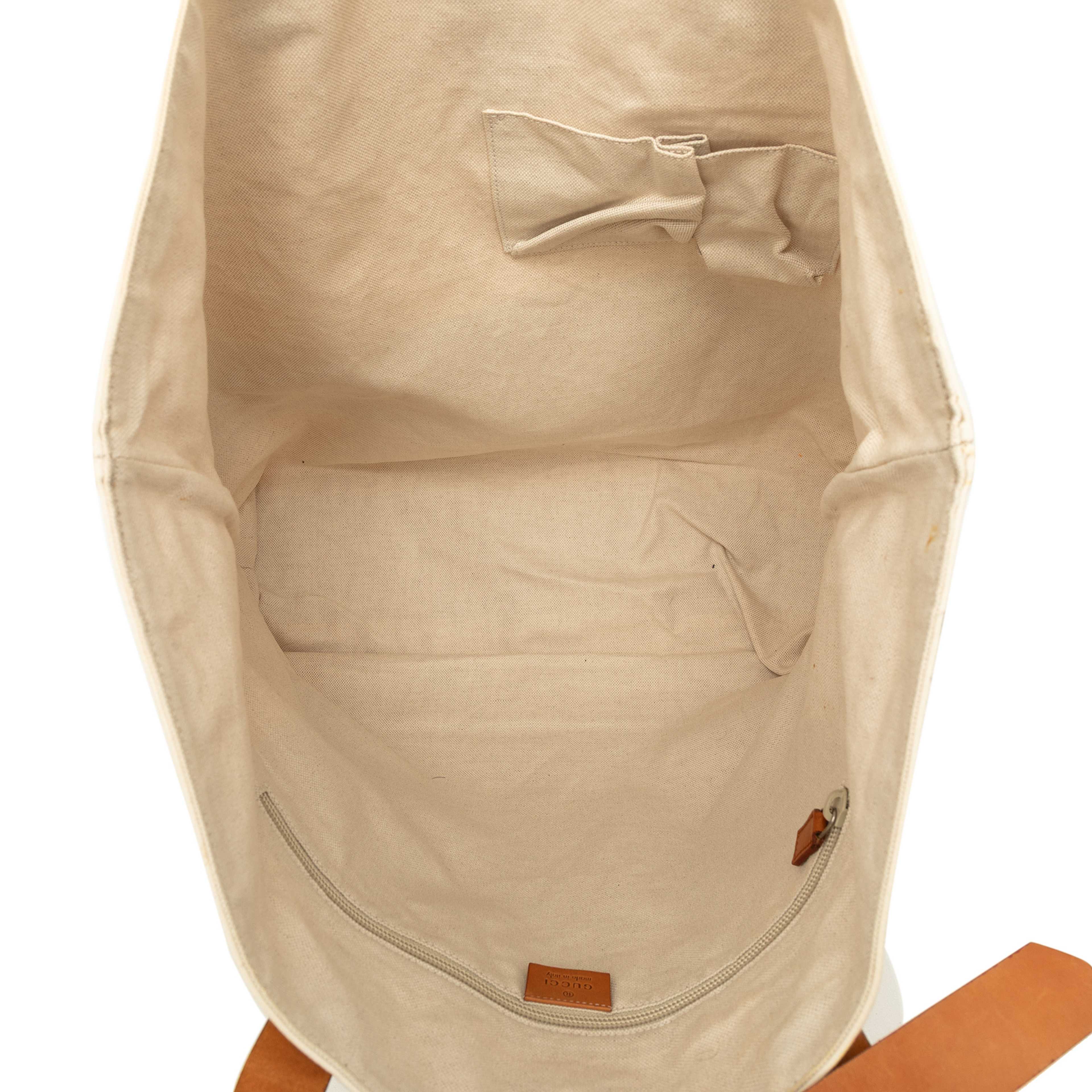 Gucci Canvas Web Tote, från Luxclusif, i färgen brun. Klicka för att öppna bilden i stort format