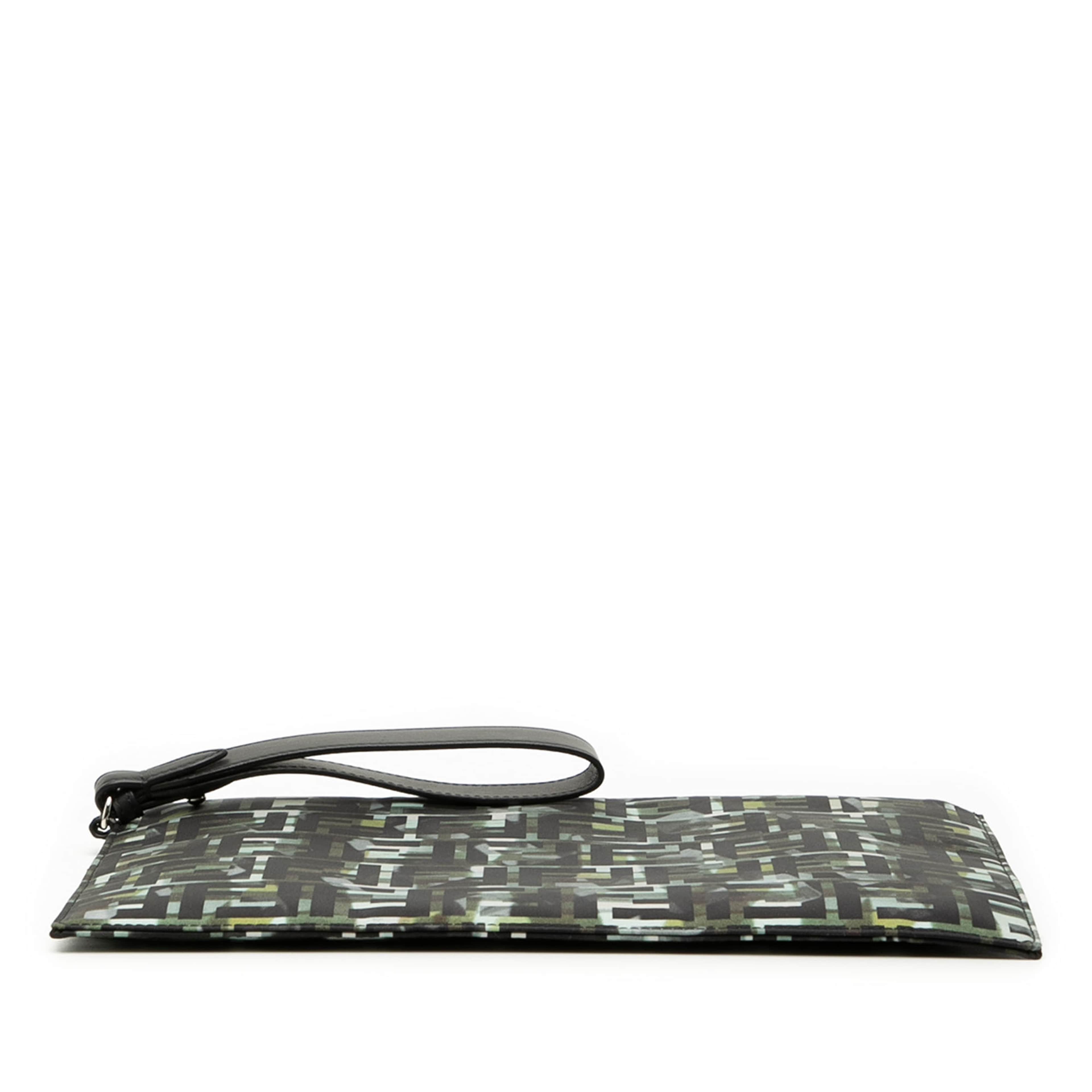 Fendi Ff 1974 Nylon Camouflage Clutch, från Luxclusif, i färgen svart. Klicka för att öppna bilden i stort format