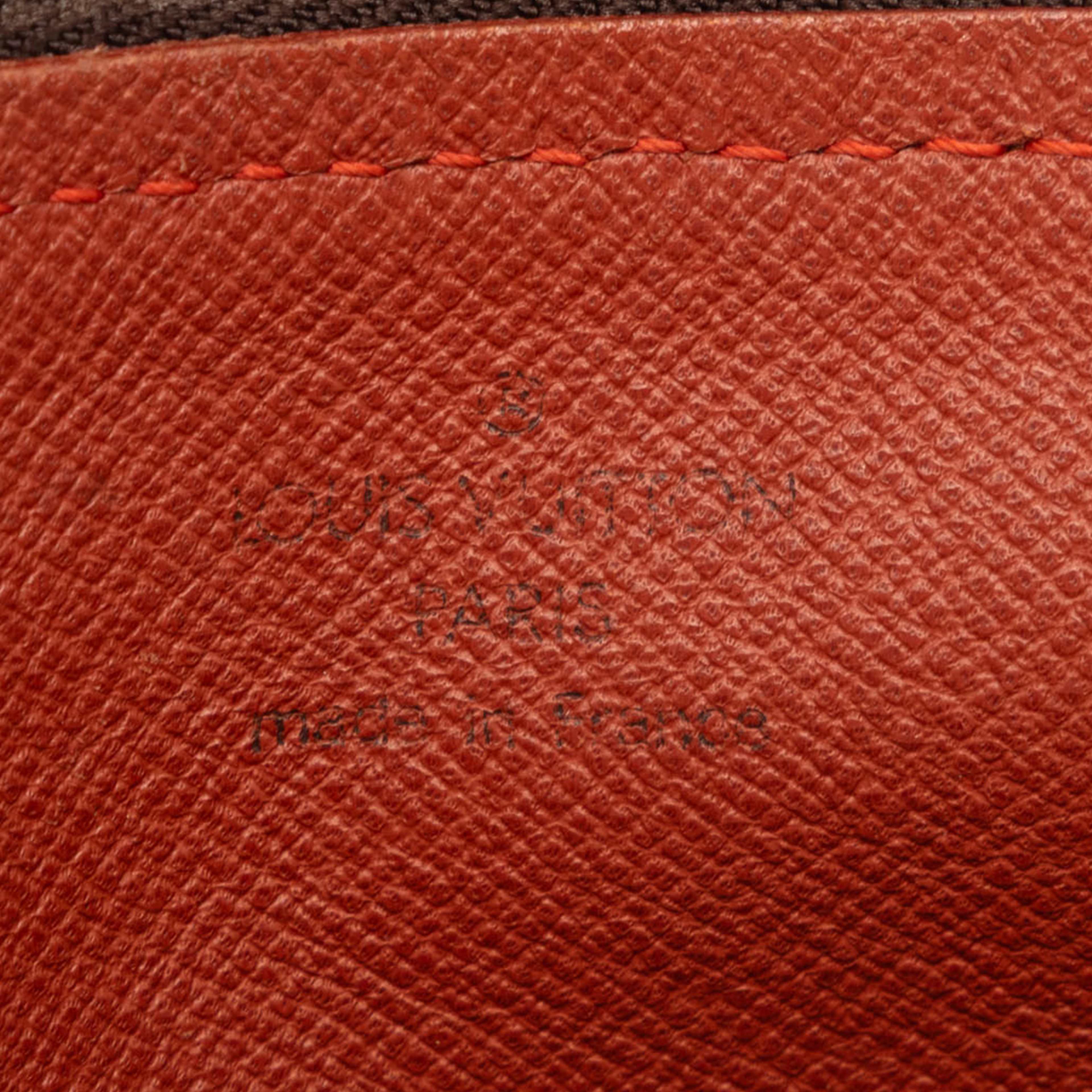 Louis Vuitton Damier Ebene Papillon 30, från Luxclusif, i färgen brown. Klicka för att öppna bilden i stort format