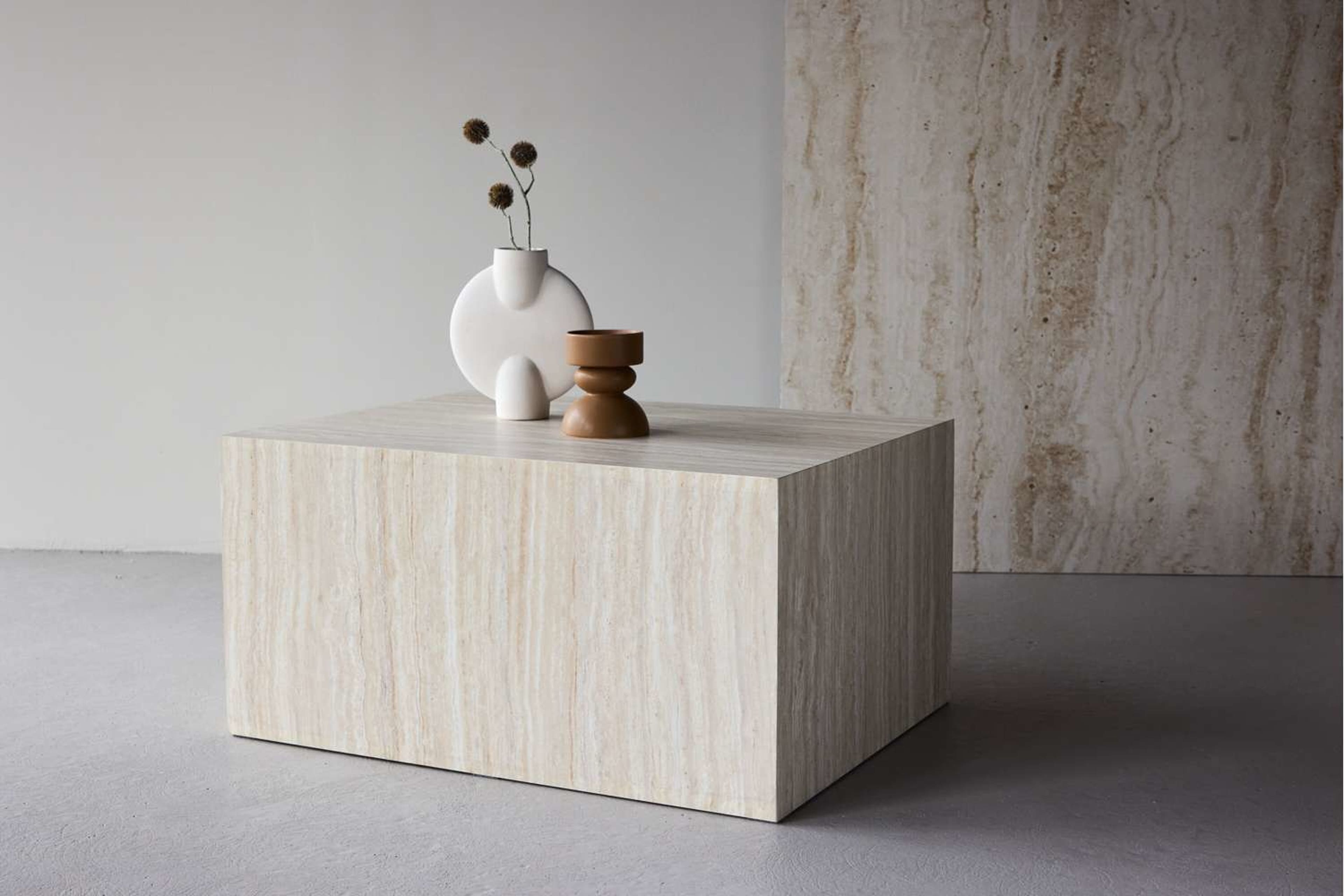 York Soffbord, från Venture Home, i färgen beige. Klicka för att öppna bilden i stort format