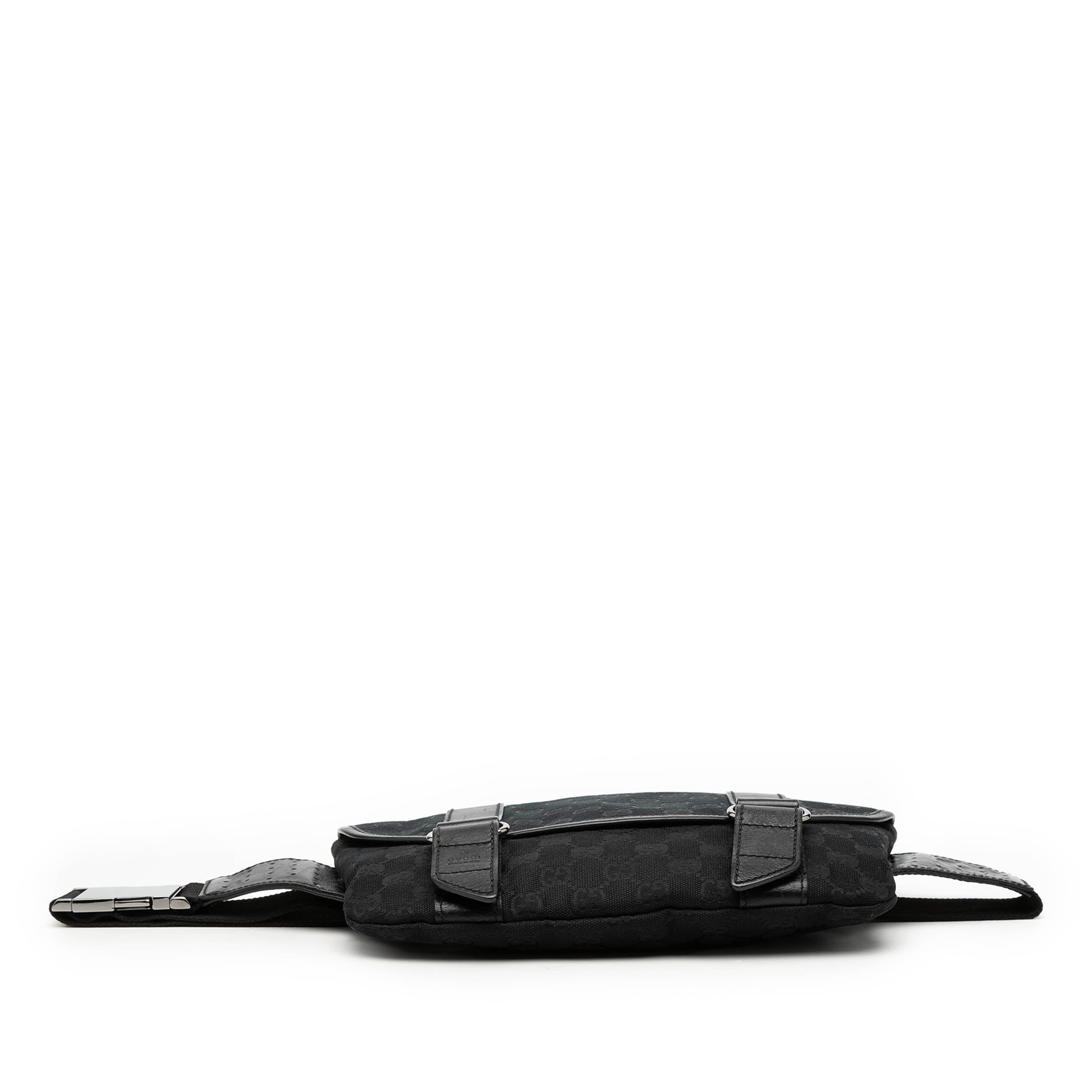 Gucci Gg Canvas Belt Bag, från Luxclusif, i färgen black. Klicka för att öppna bilden i stort format