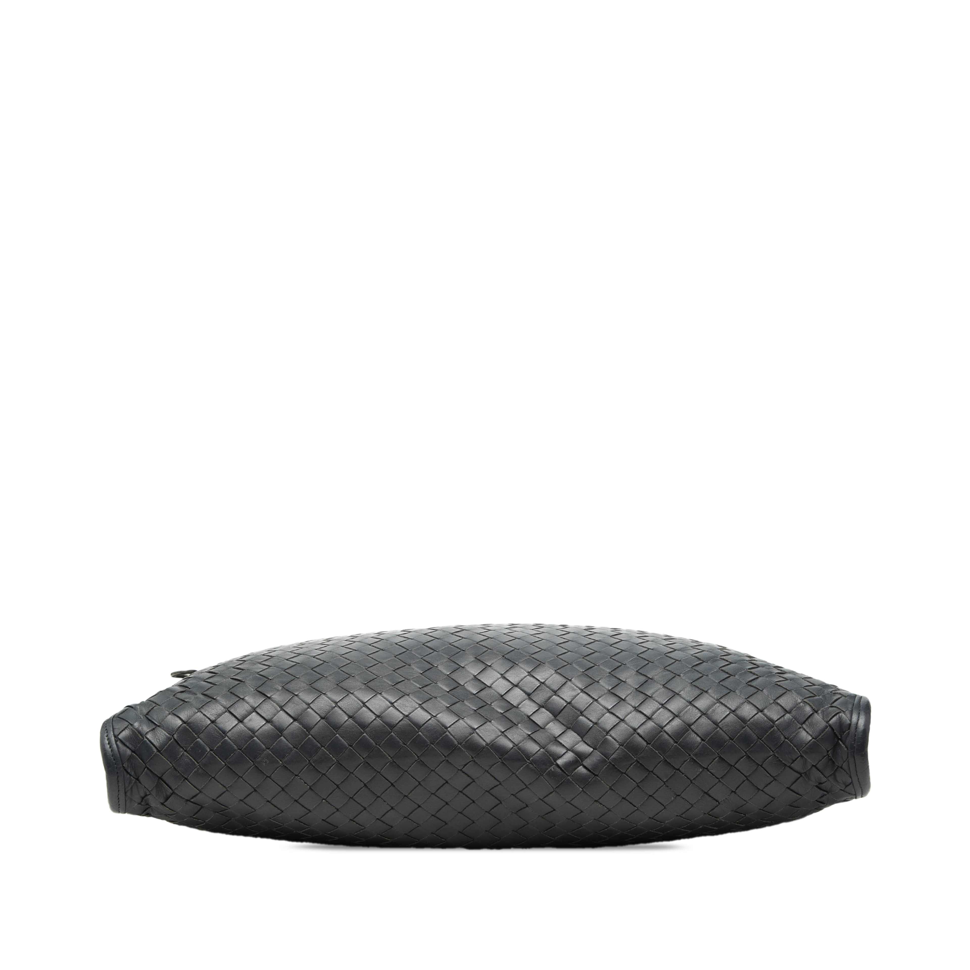Bottega Veneta Nappa Intrecciato Business Bag, från Luxclusif, i färgen navy. Klicka för att öppna bilden i stort format