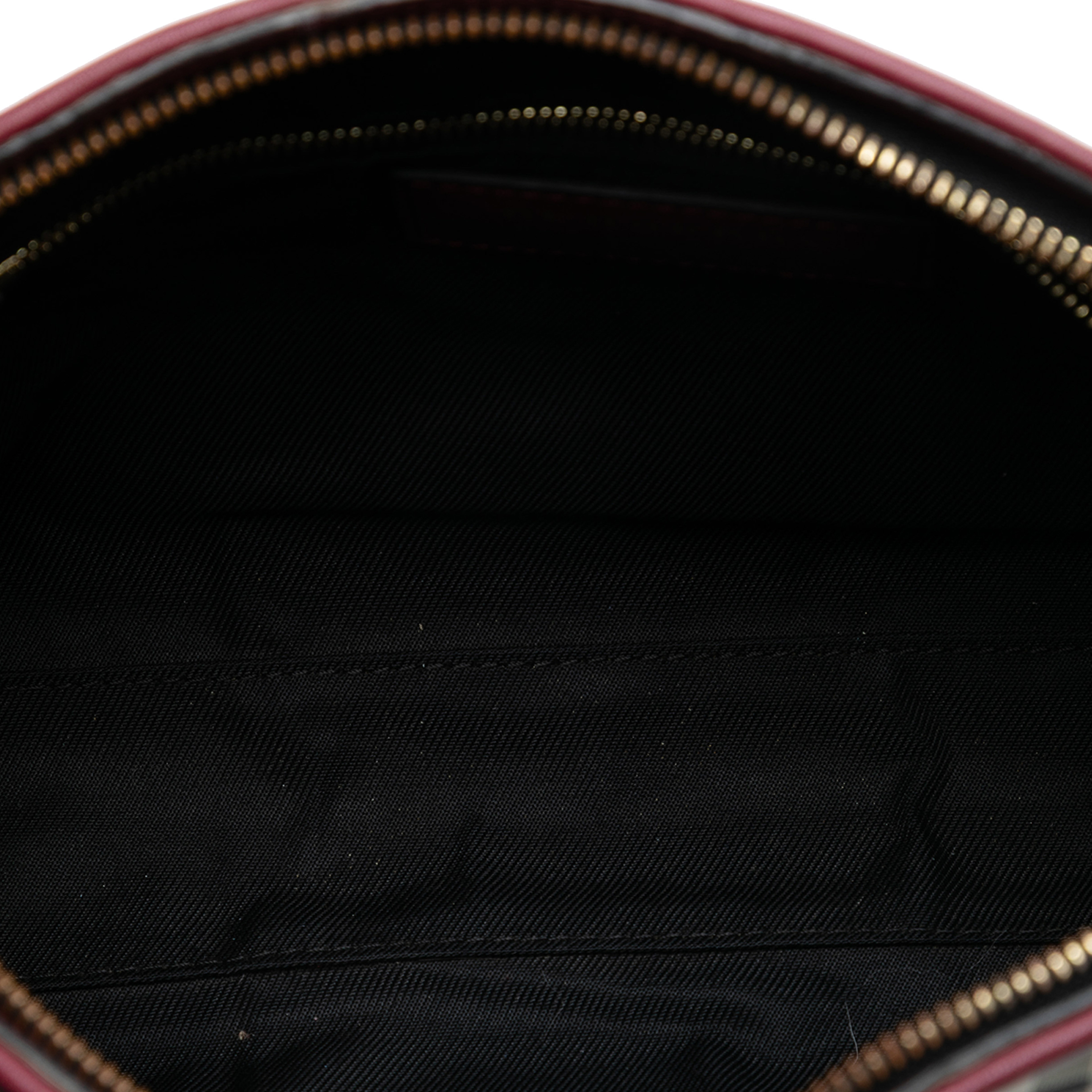 Burberry Haymarket Check Coated Canvas Chichester Crossbody, från Luxclusif, i färgen beige. Klicka för att öppna bilden i stort format