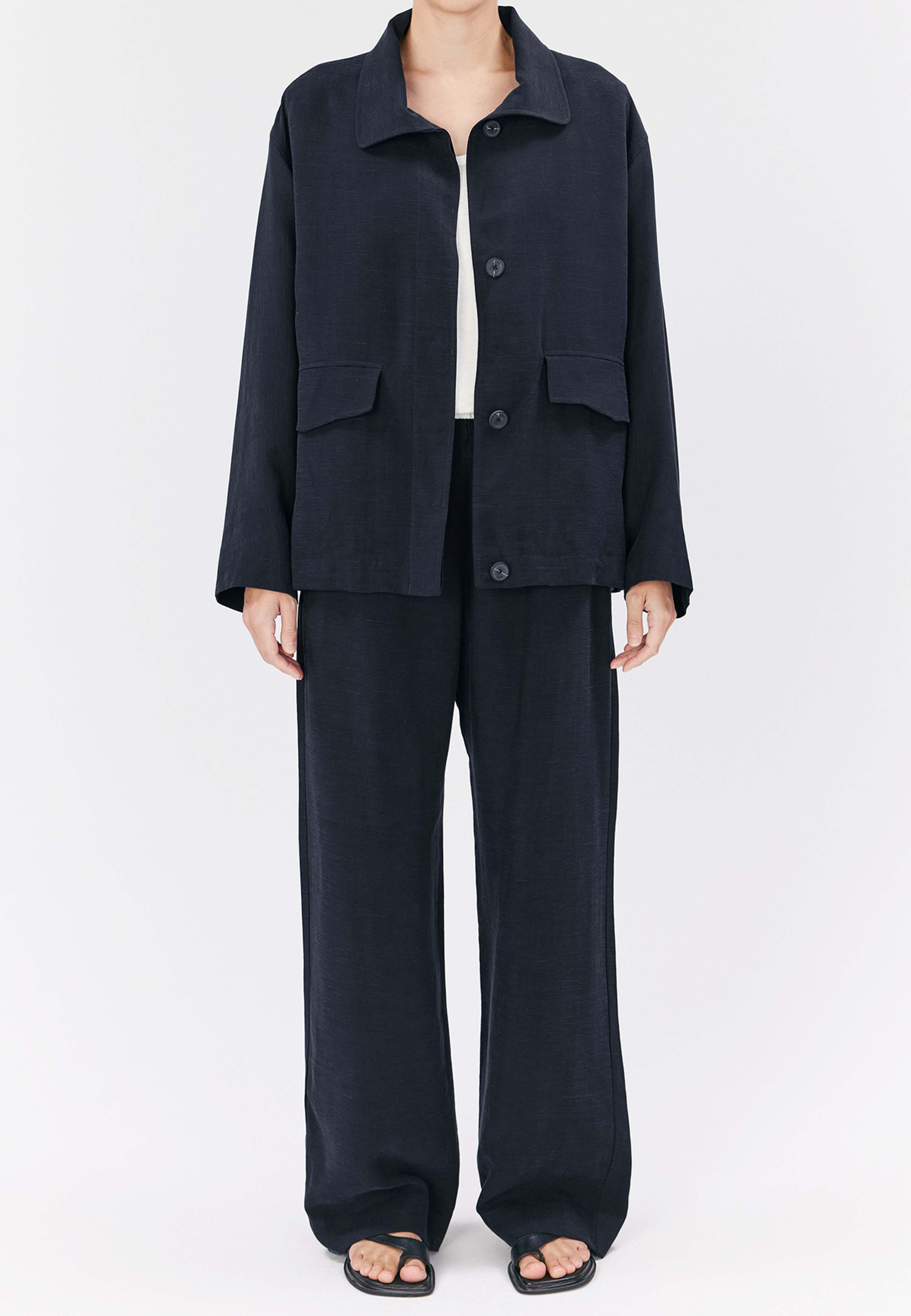 Majlis               W´s Jacket, från ELVINE, i färgen dark navy. Klicka för att öppna bilden i stort format