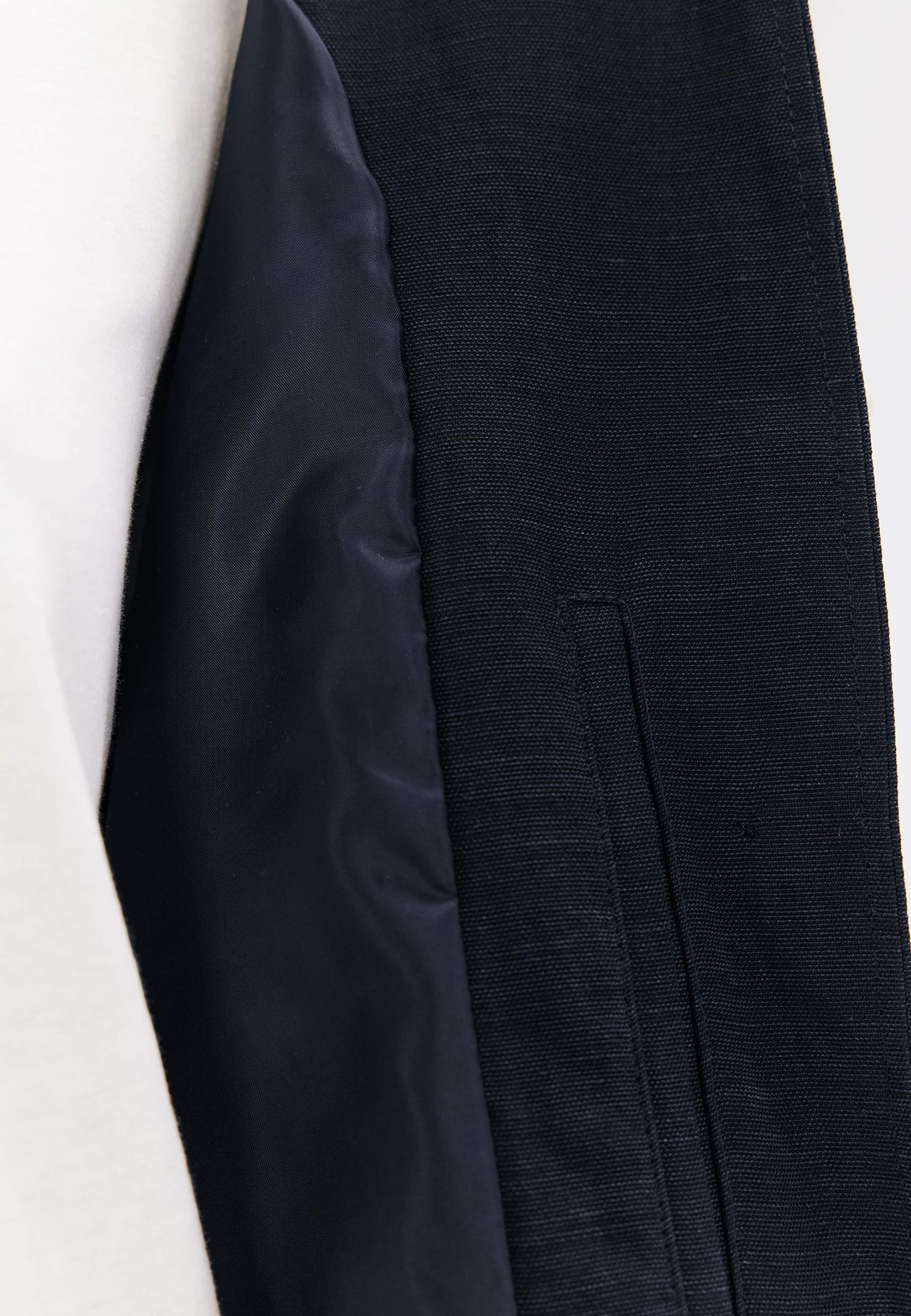 Majlis               W´s Jacket, från ELVINE, i färgen dark navy. Klicka för att öppna bilden i stort format