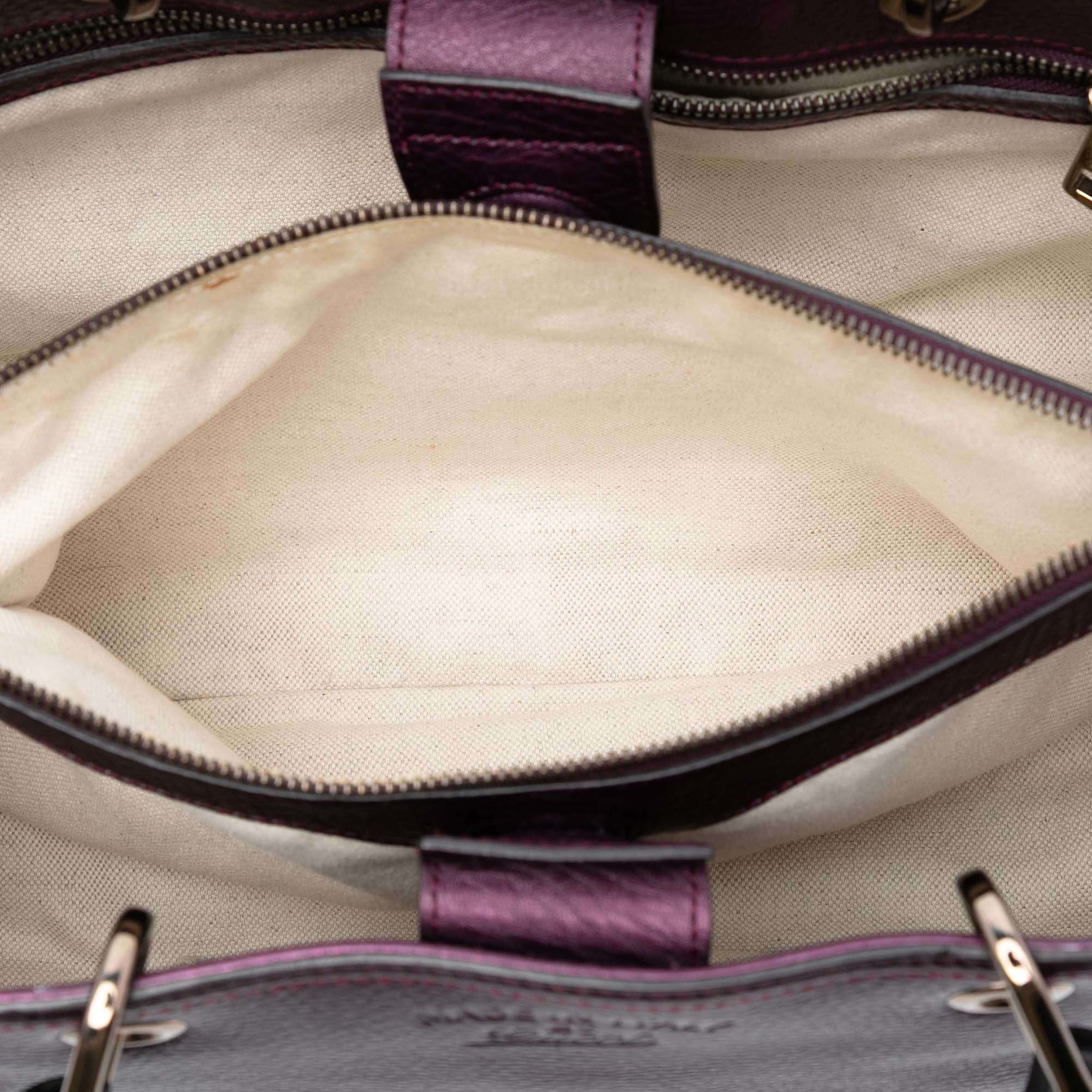 Gucci Medium Calfskin Bamboo Shopper Satchel, från Luxclusif, i färgen purple. Klicka för att öppna bilden i stort format