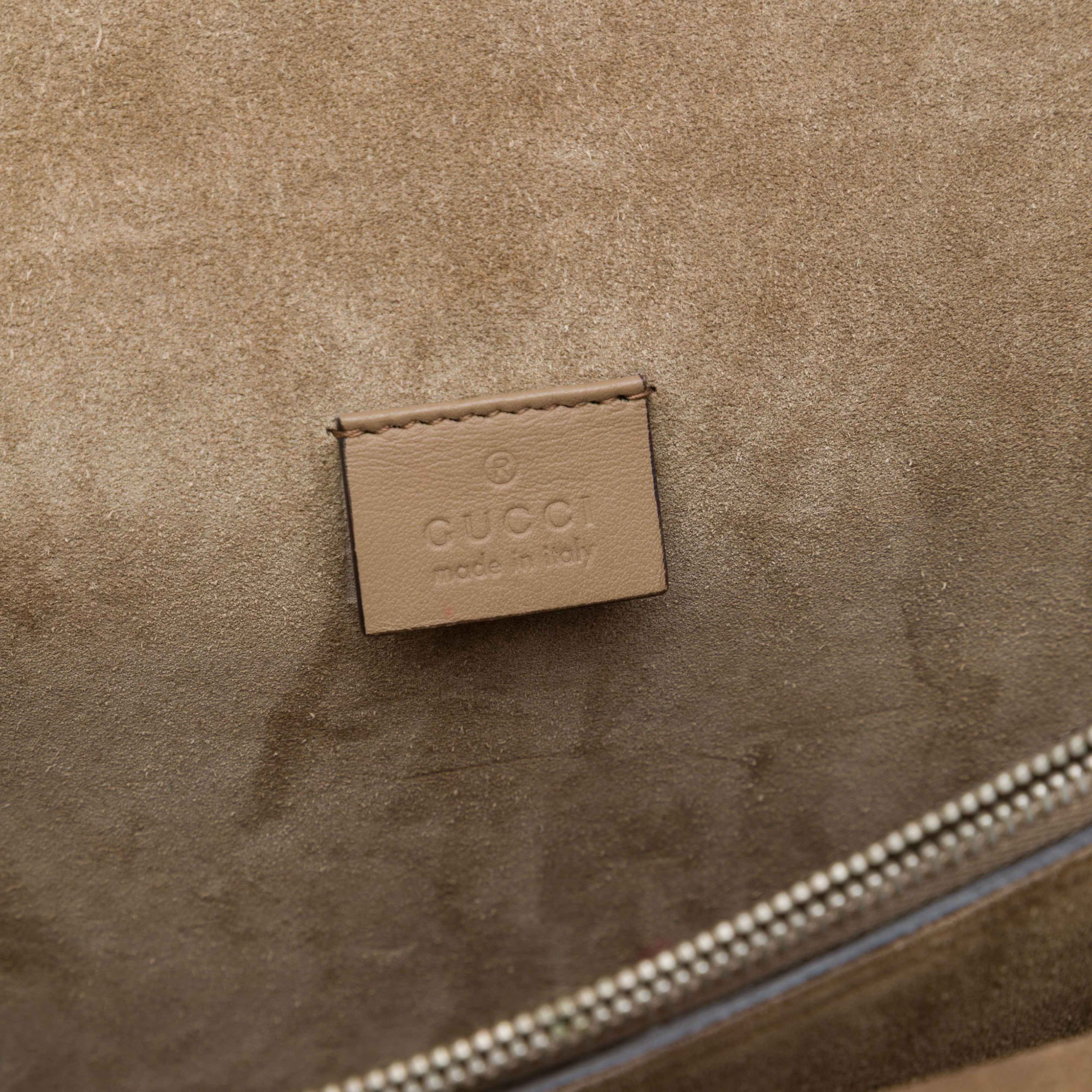 Gucci Medium Gg Supreme Dionysus Shoulder Bag, från Luxclusif, i färgen beige. Klicka för att öppna bilden i stort format
